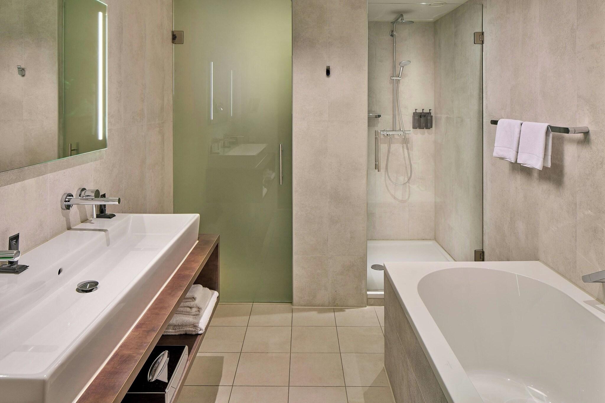 Junior Suite King Size Bed