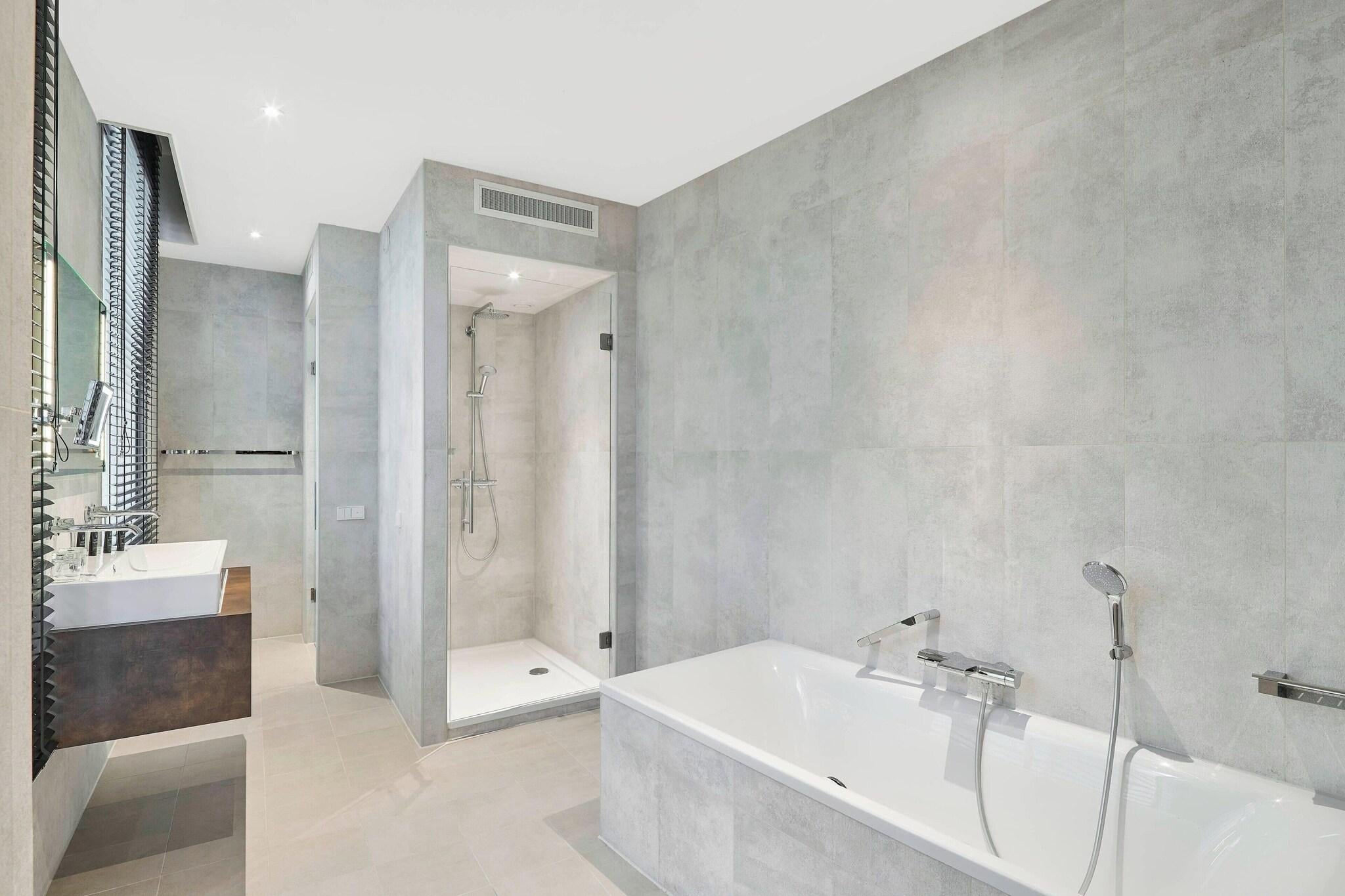 Junior Suite King Size Bed