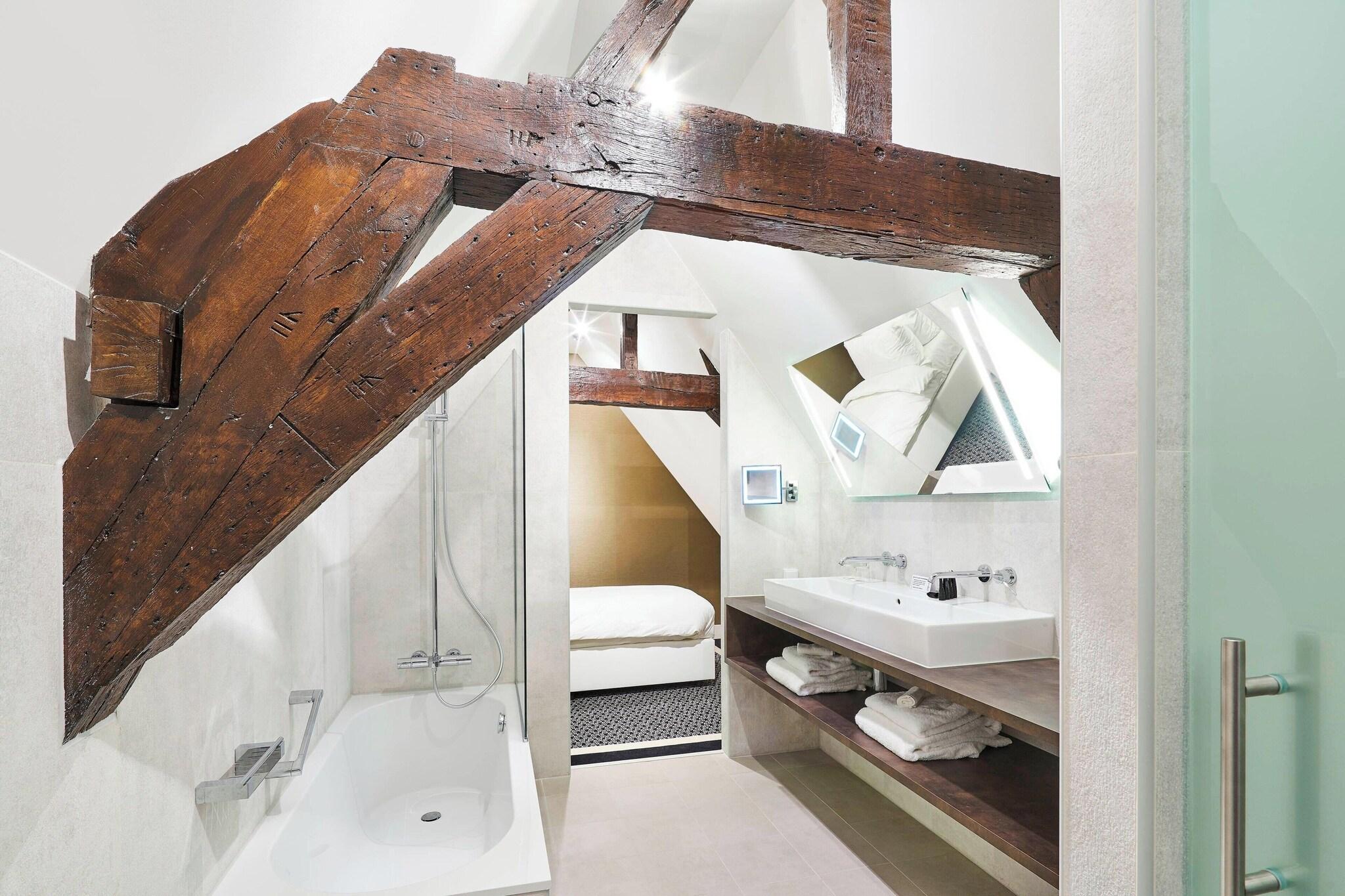 Junior Suite King Size Bed