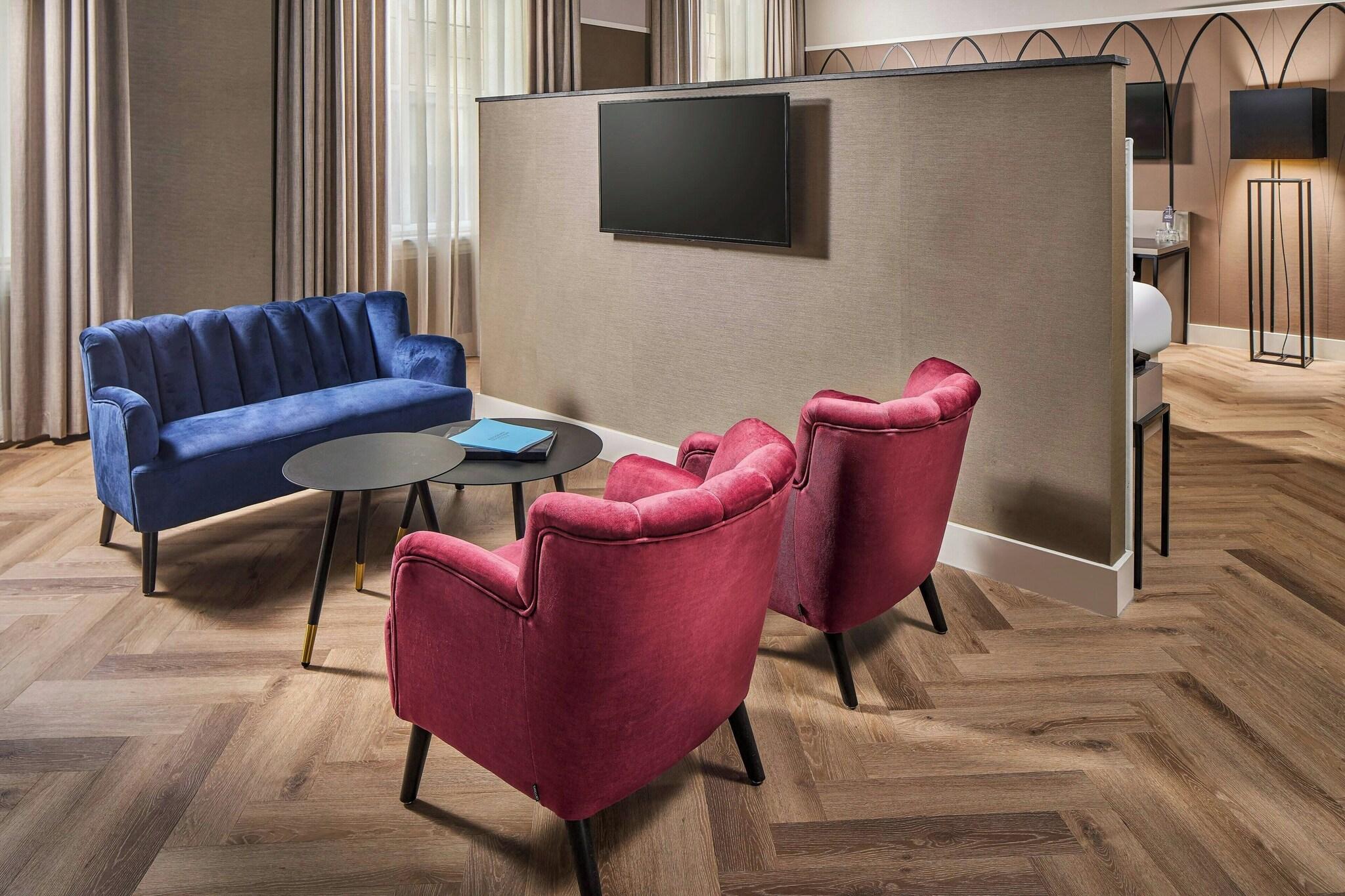 Junior Suite King Size Bed