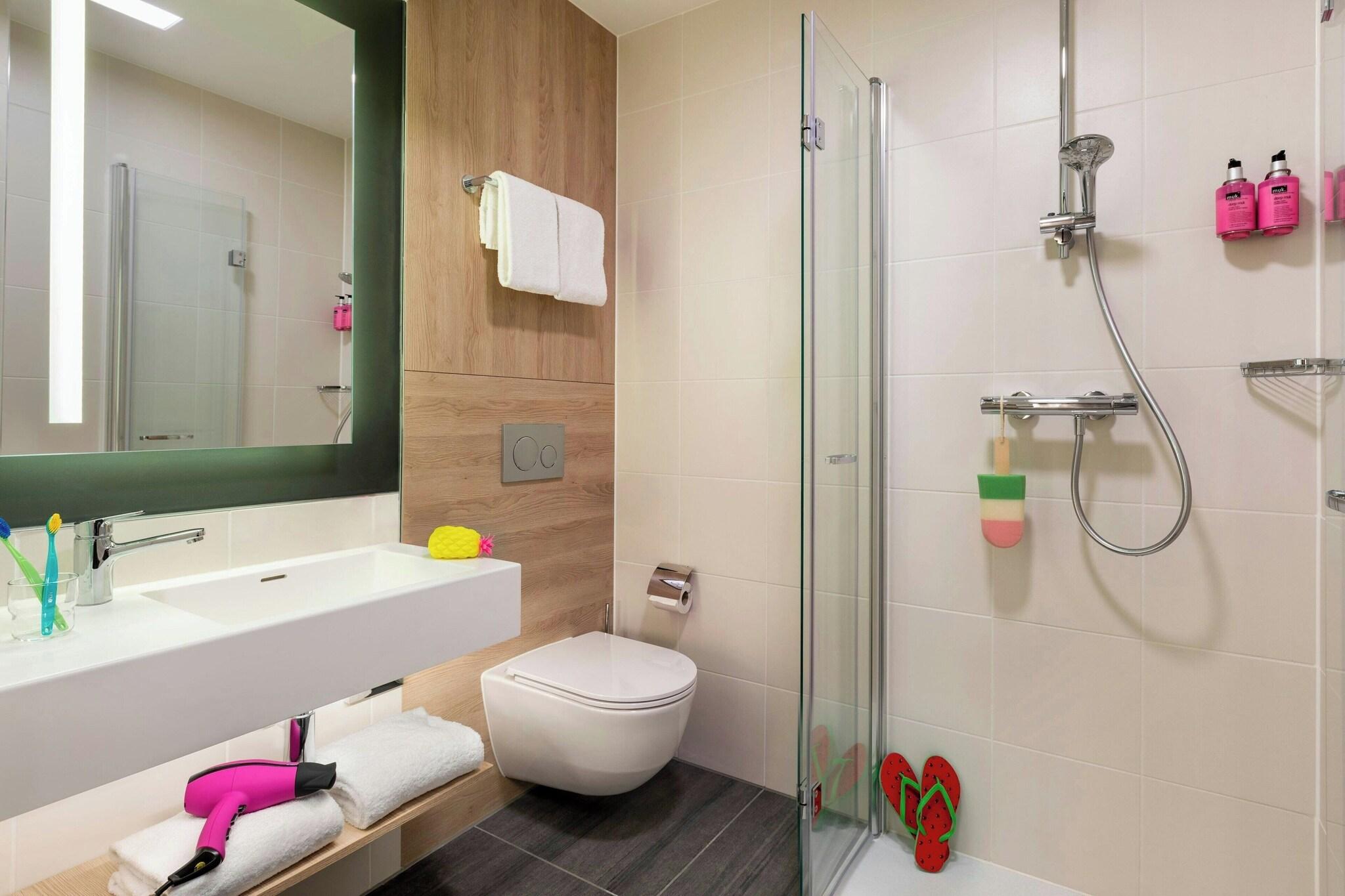 Double Queen Size Bed