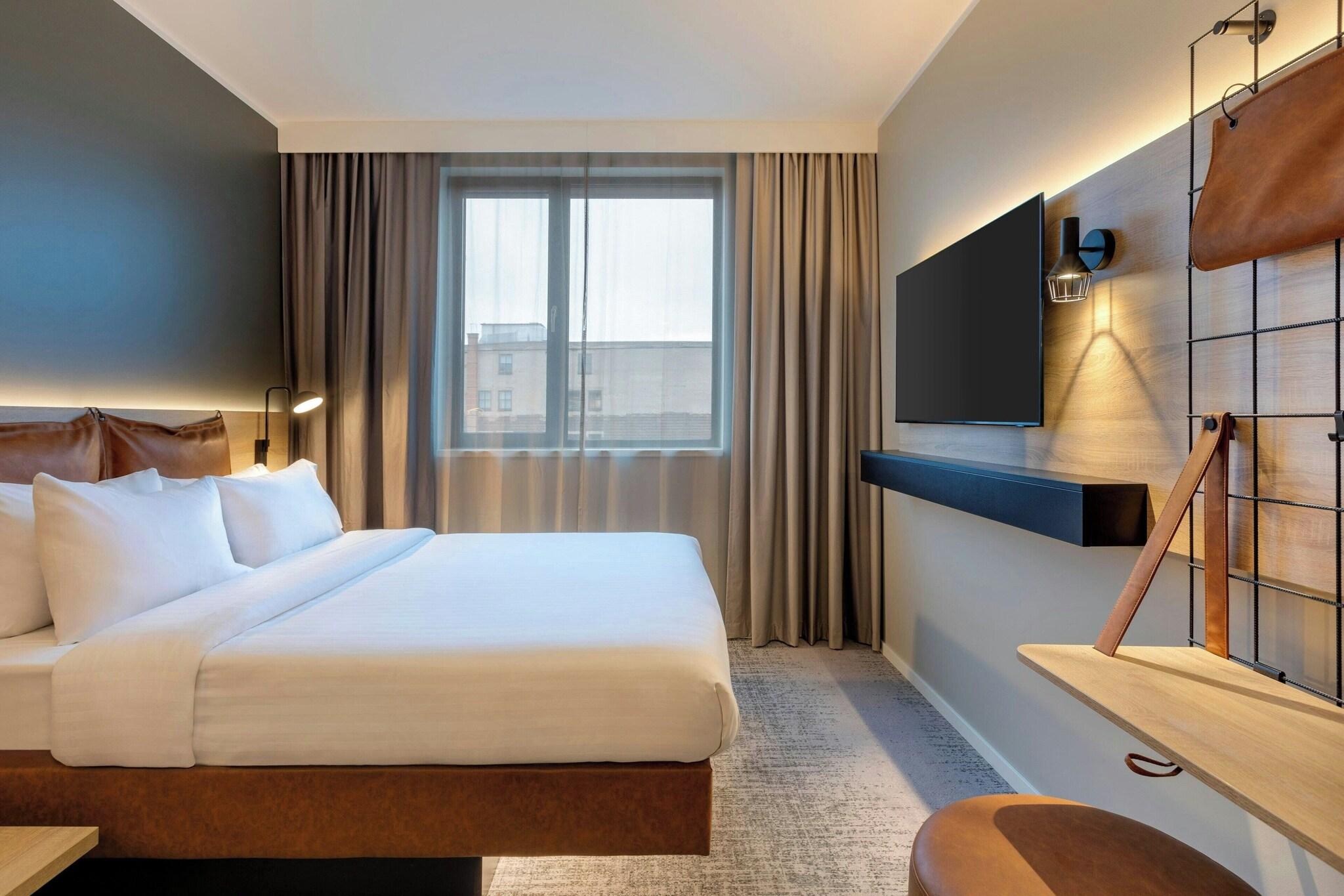 Double Queen Size Bed