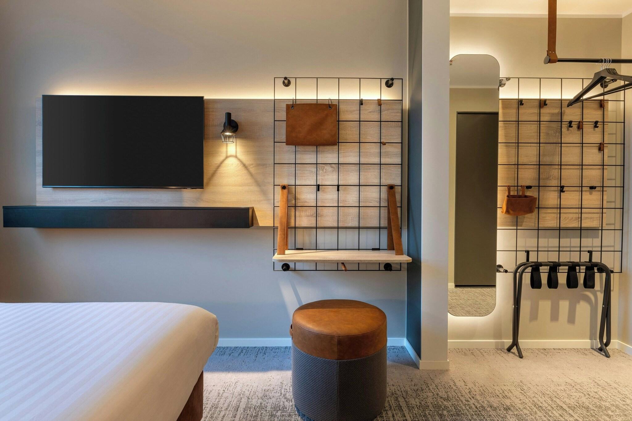 Double Queen Size Bed