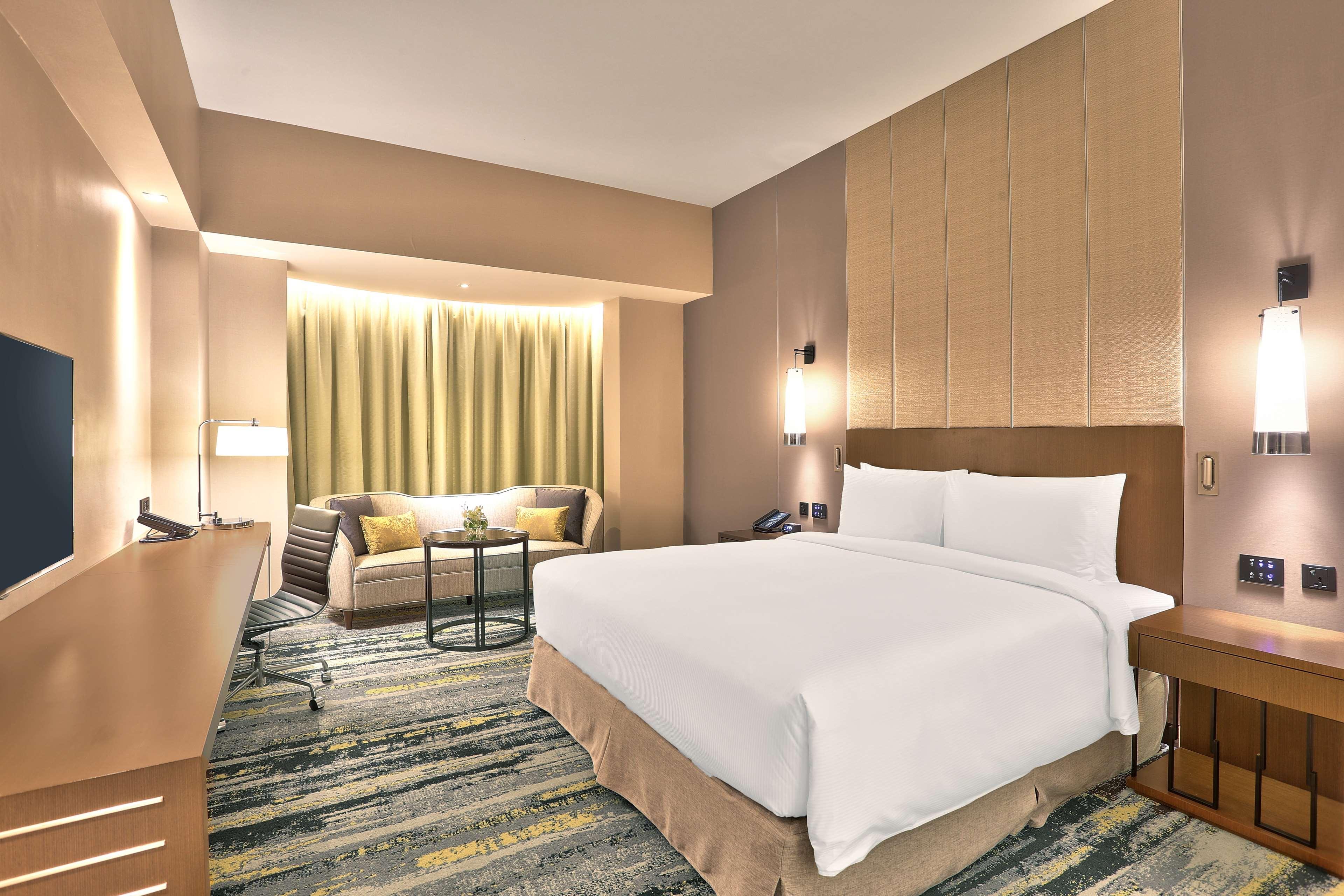 Double Guest Room King Bed