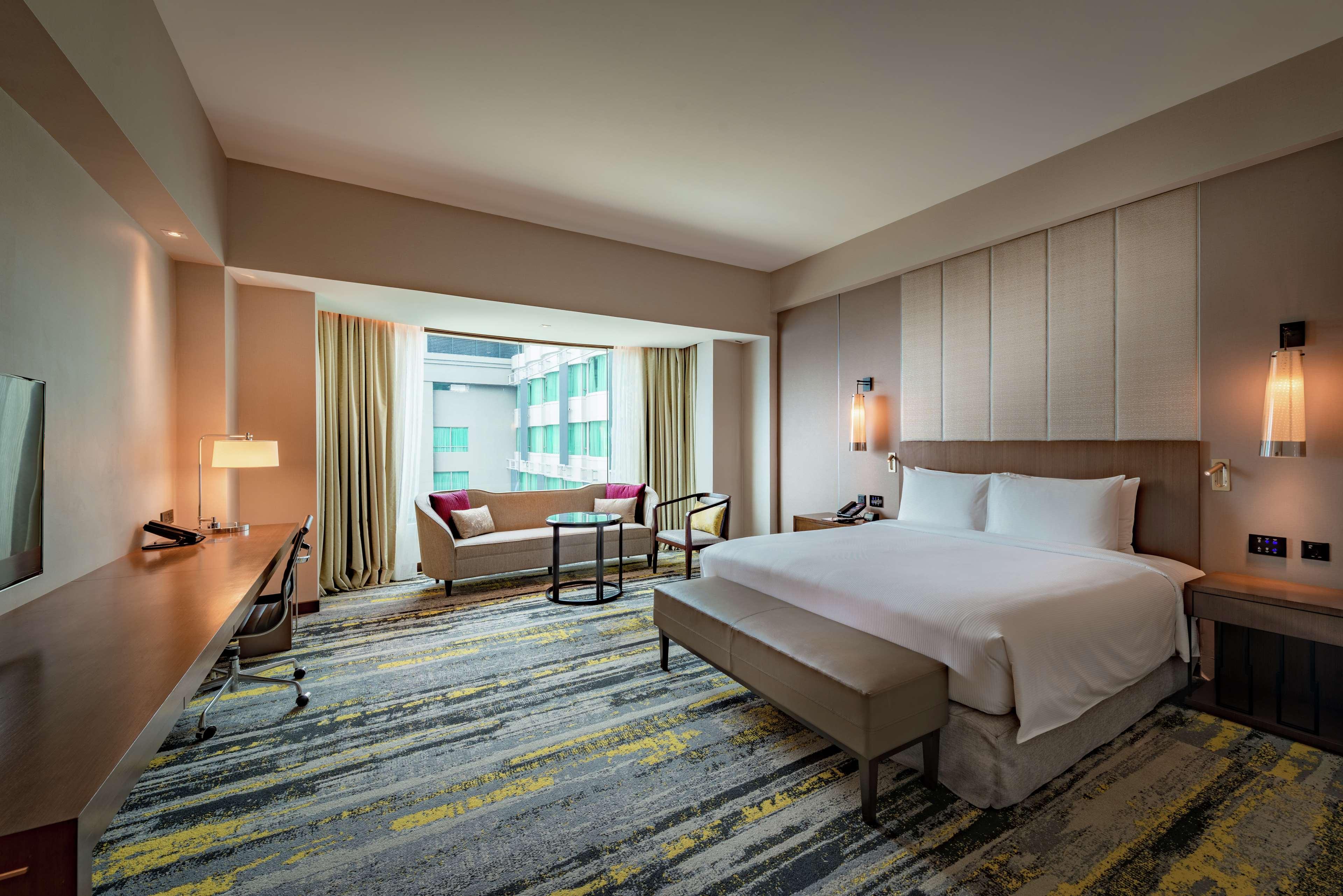 Double Executive King Bed