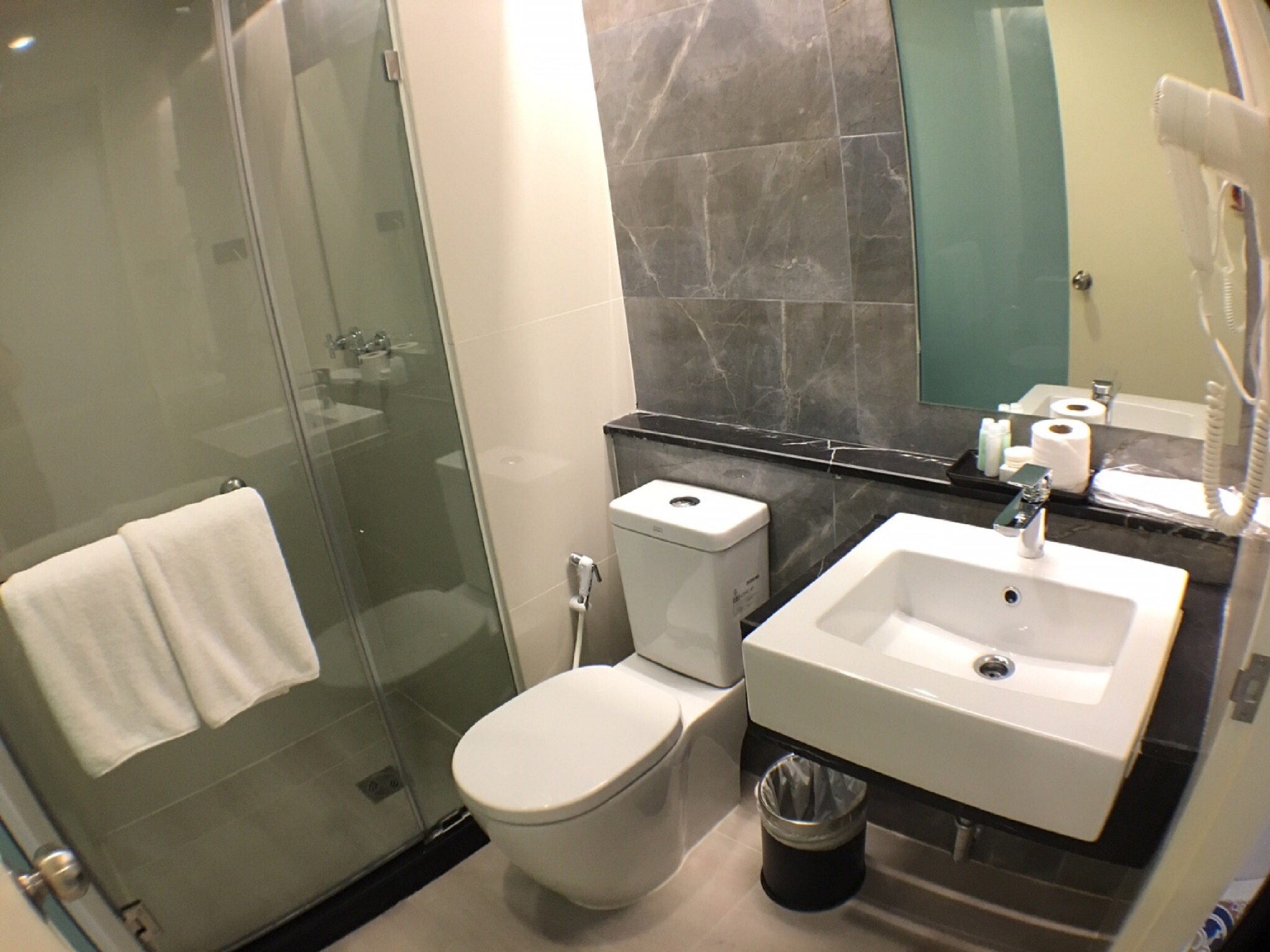 Double Deluxe King Bed