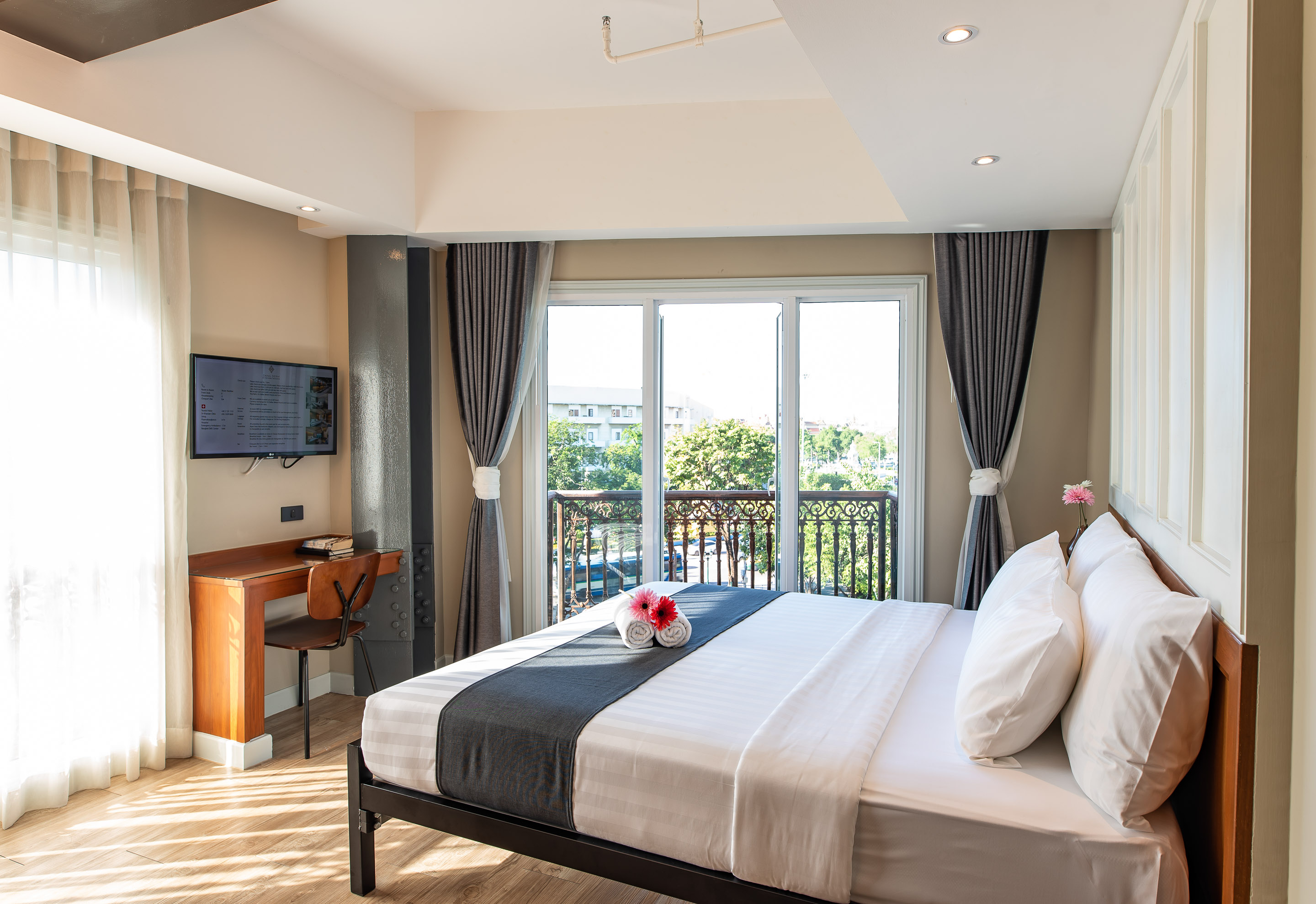 Suite Deluxe King Bed