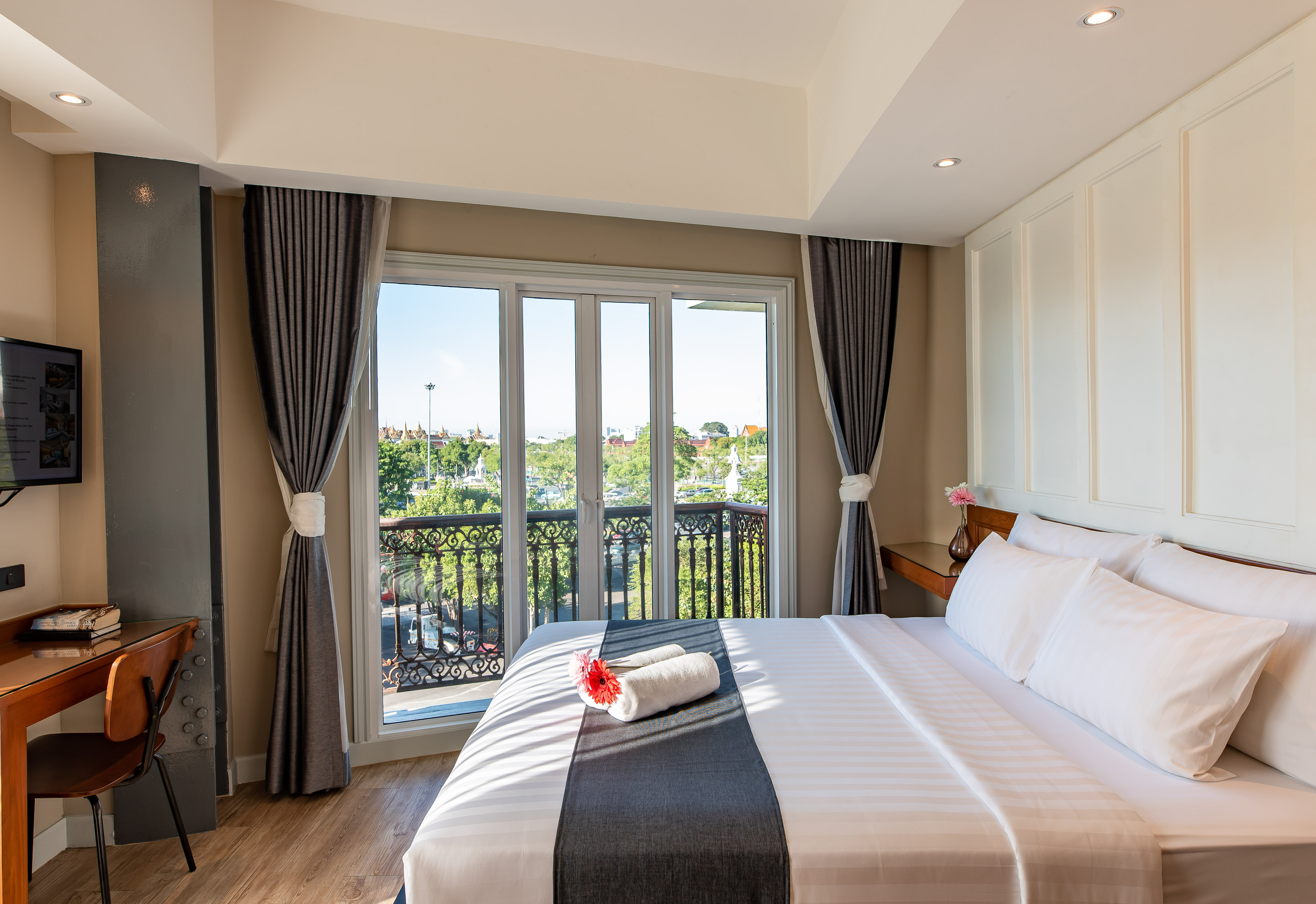 Suite Deluxe King Bed