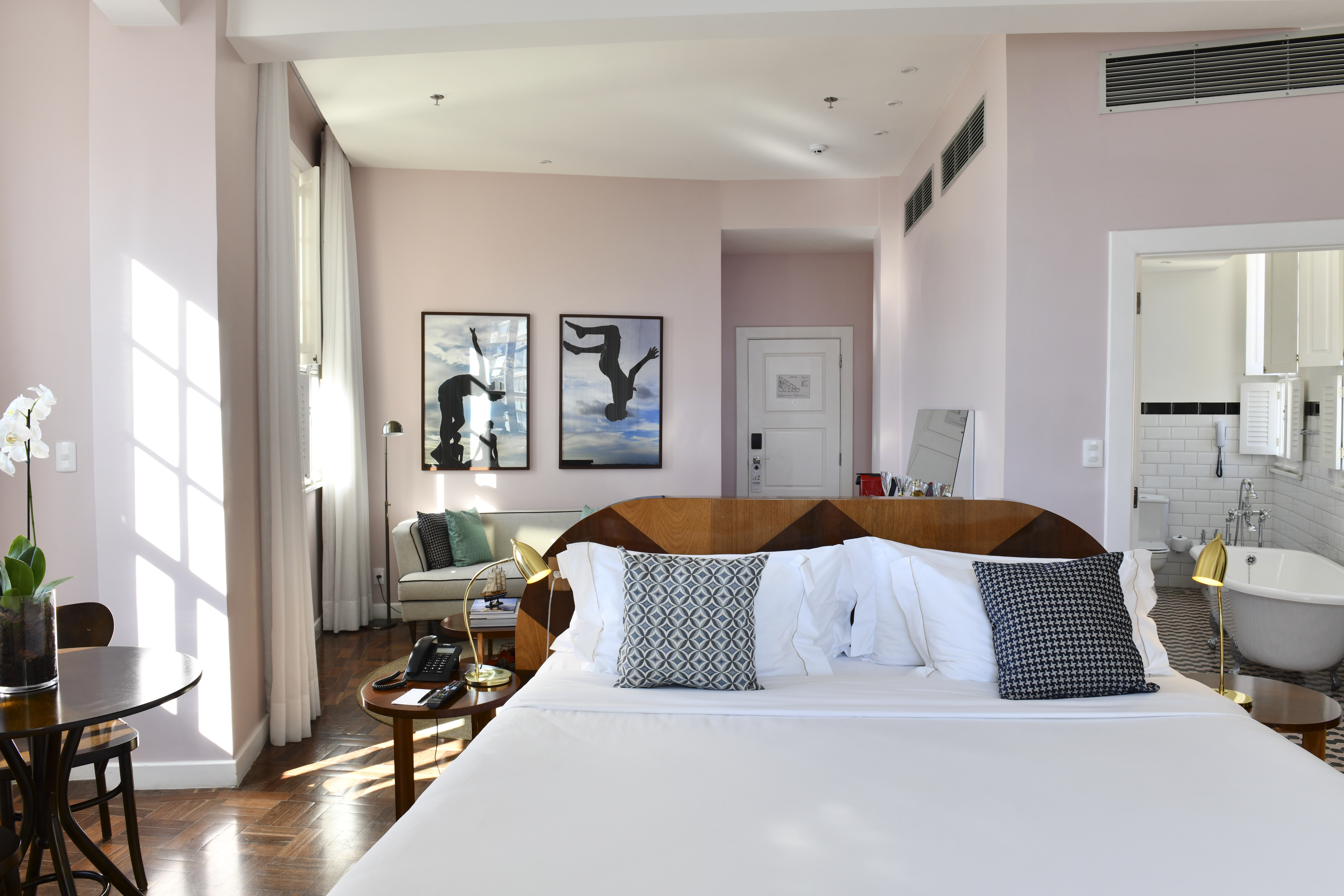 Suite King Bed with Jacuzzi