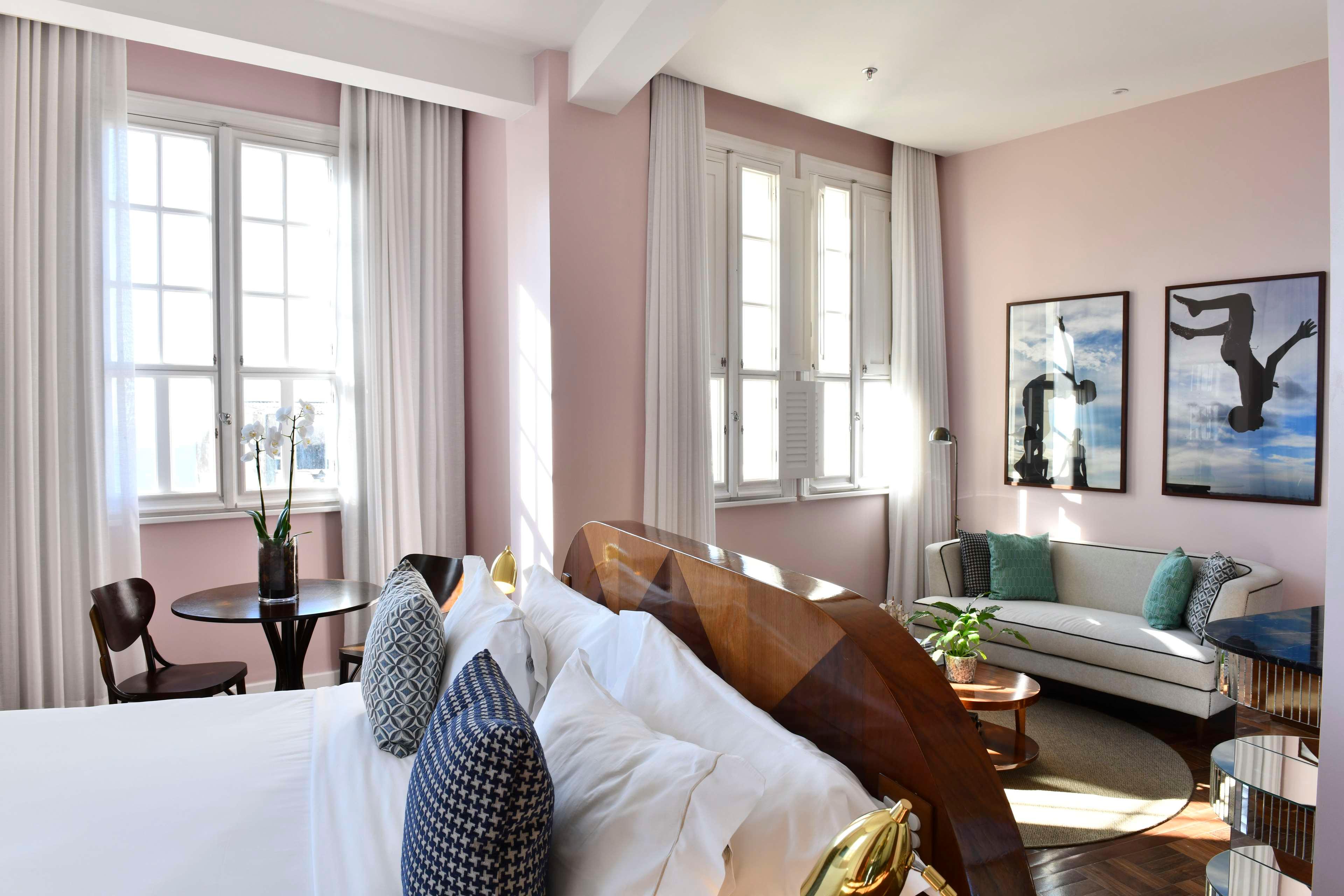 Suite King Bed with Jacuzzi