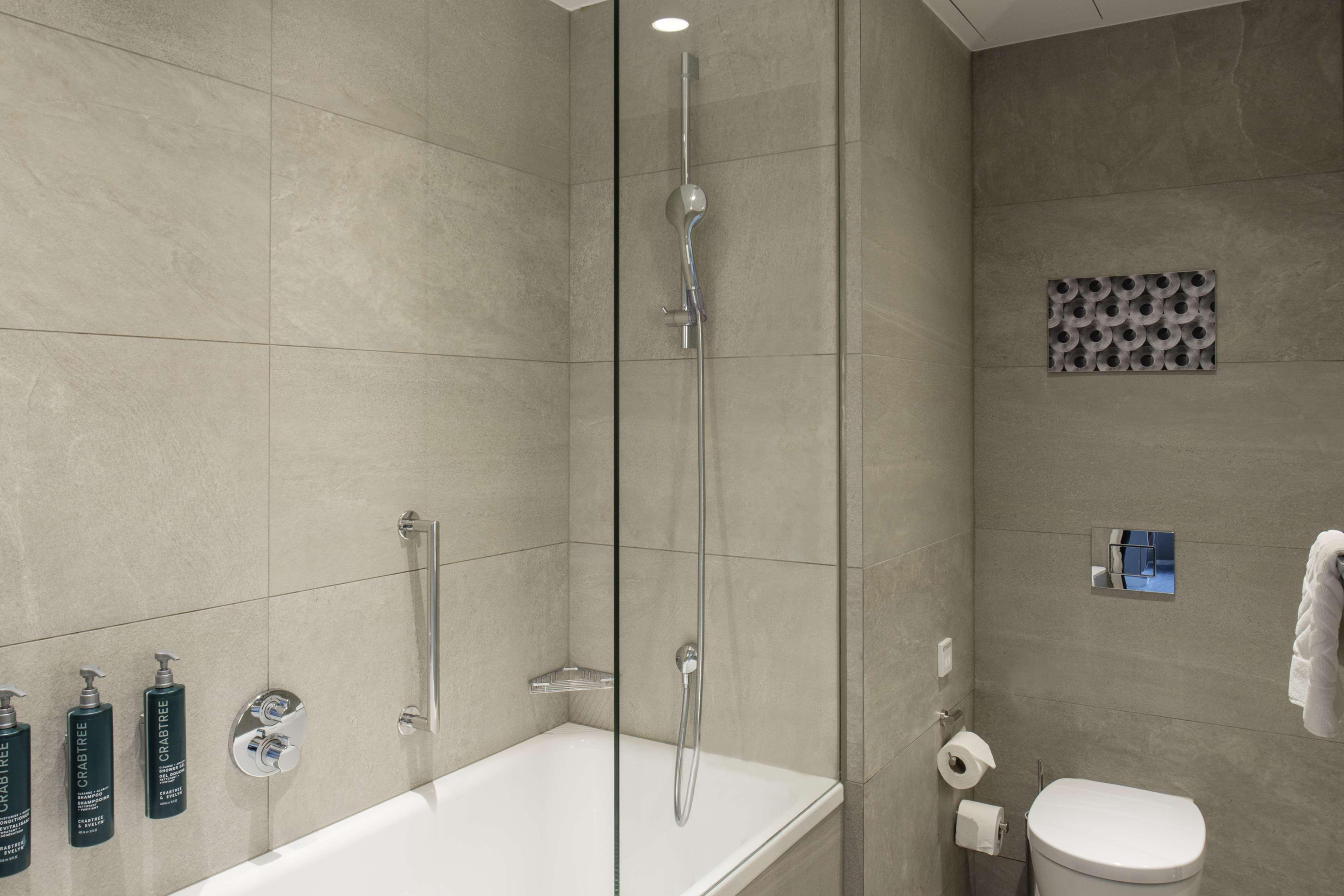 Double Deluxe King Bed