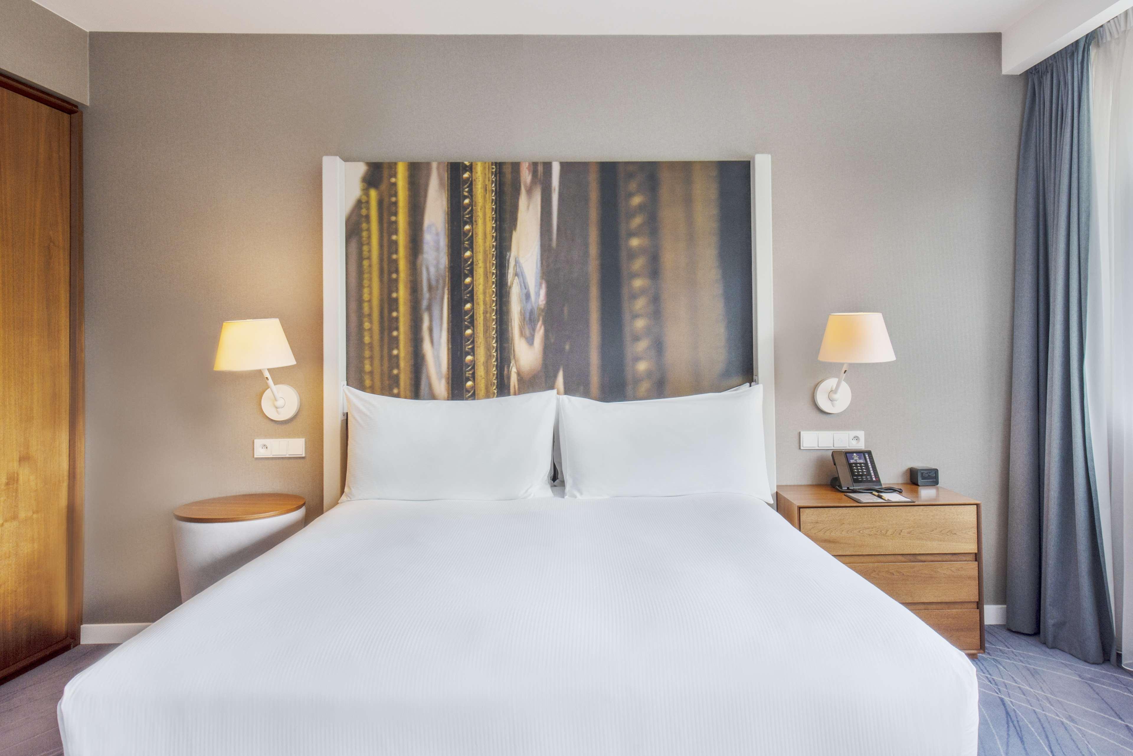 Double Accessible King Size Bed