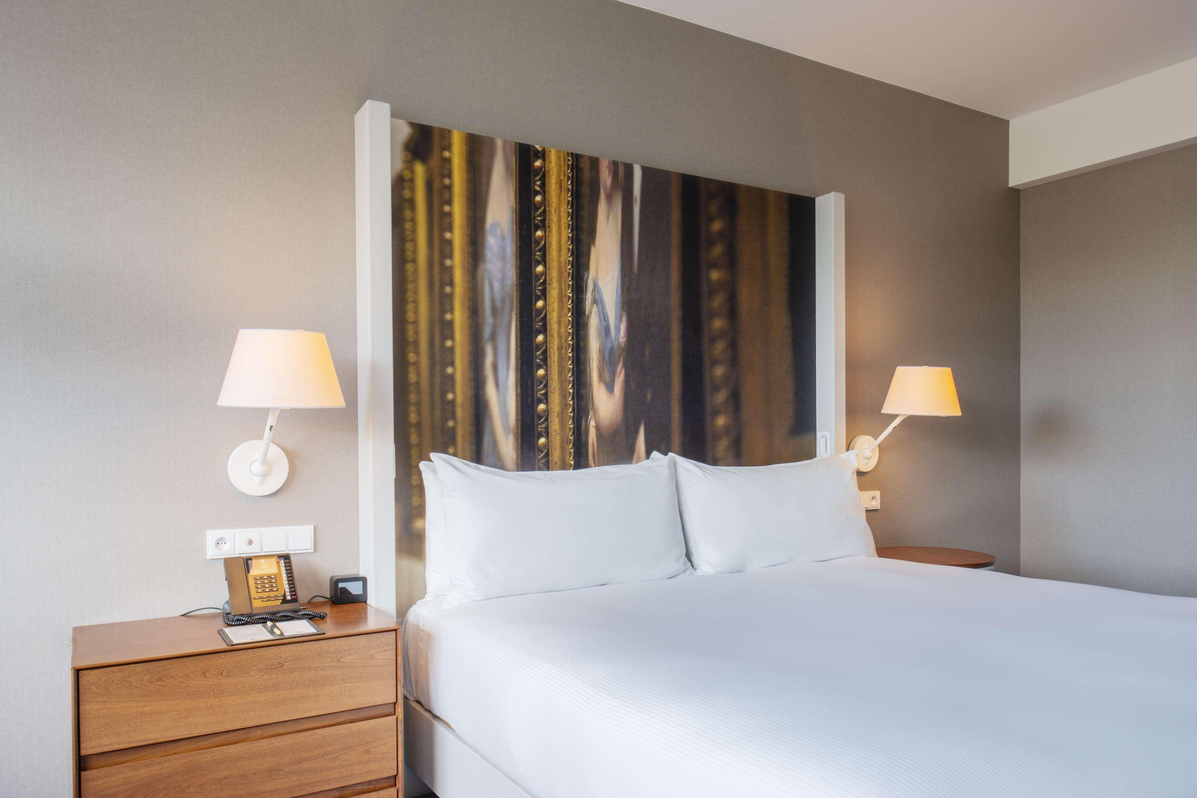 Double Deluxe King Bed