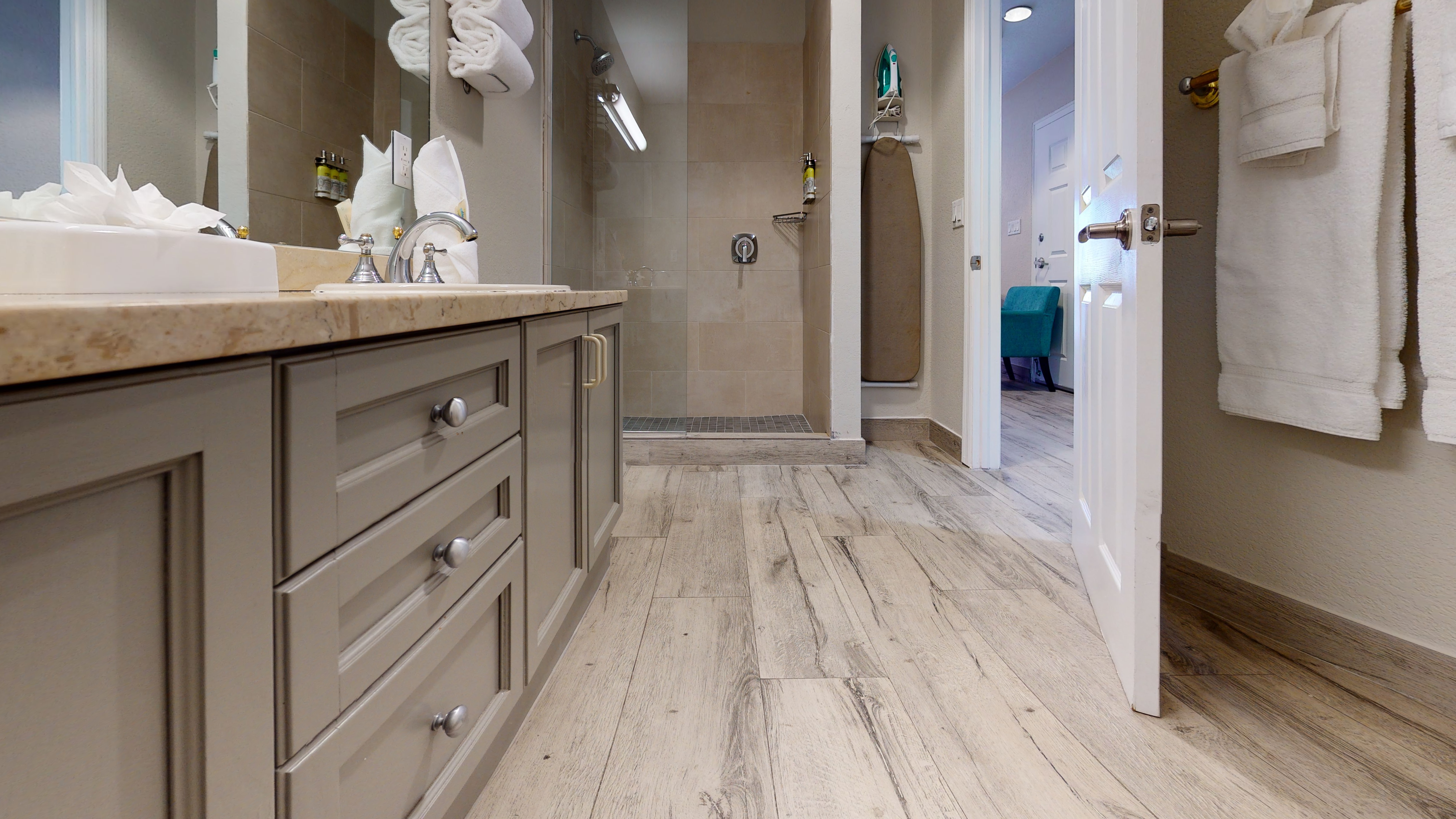 Room Guest Room King Bed