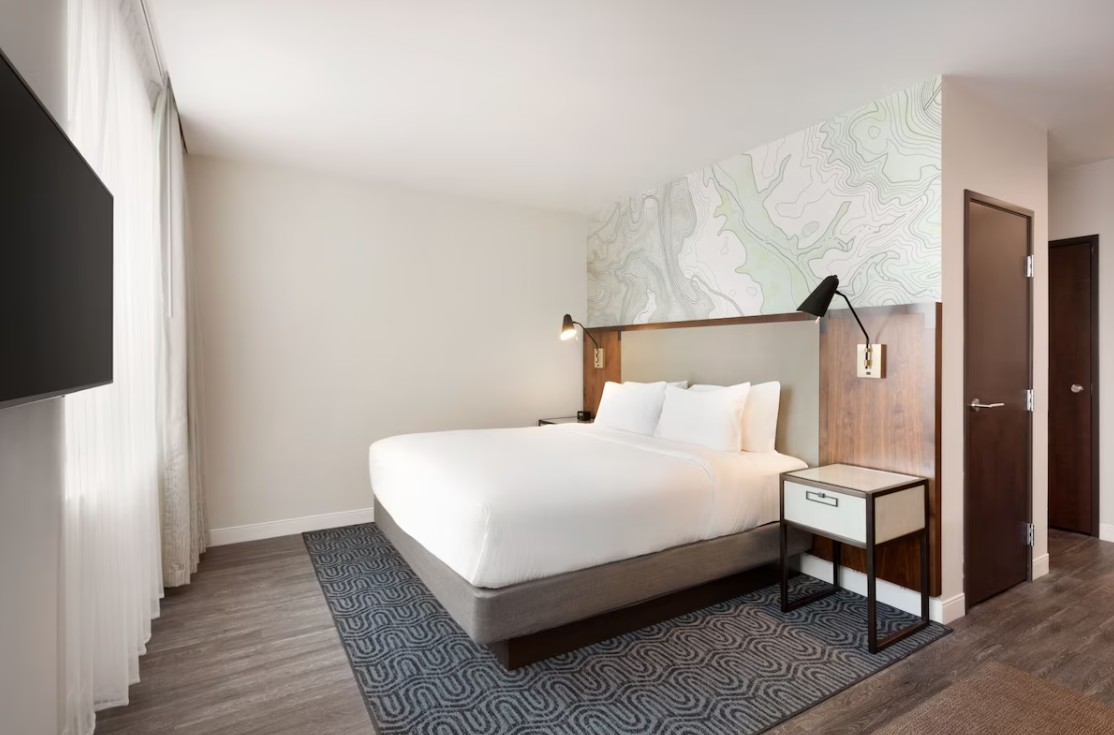 Studio King Size Bed