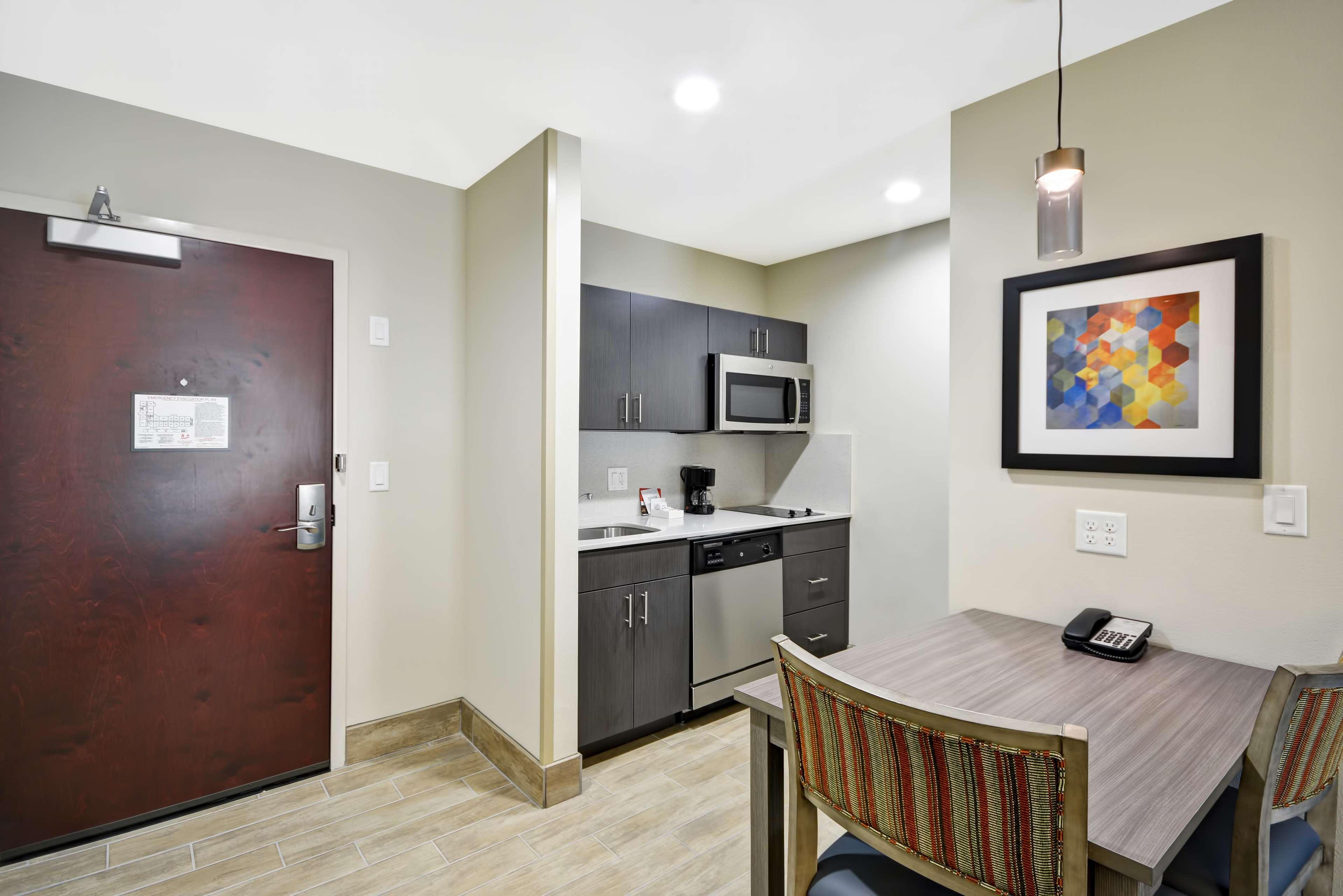 Suite Two Queen Beds One Bedroom