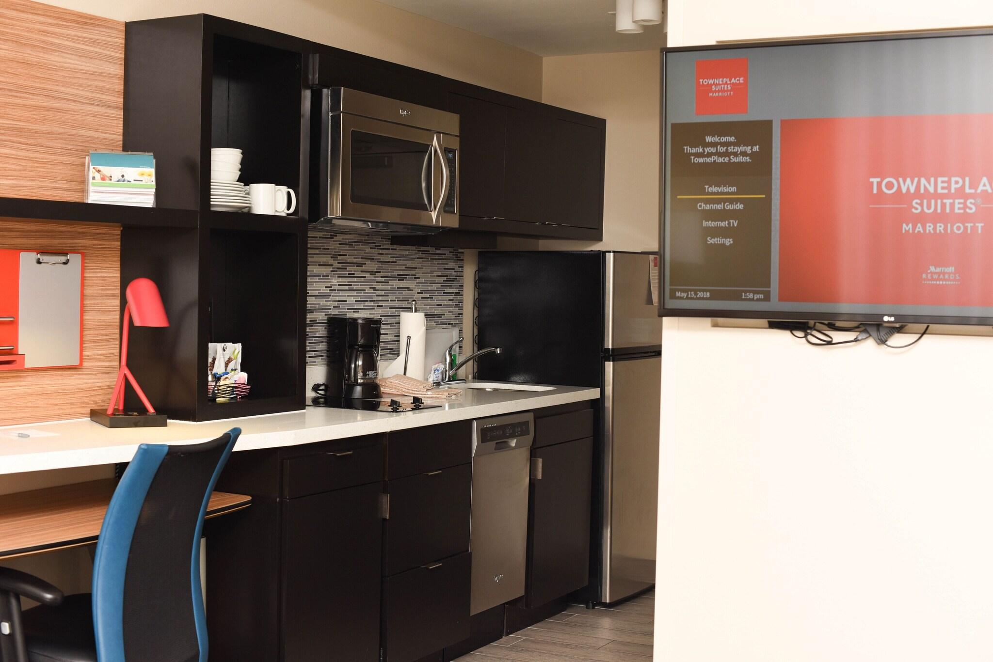 Studio Two Queen Beds