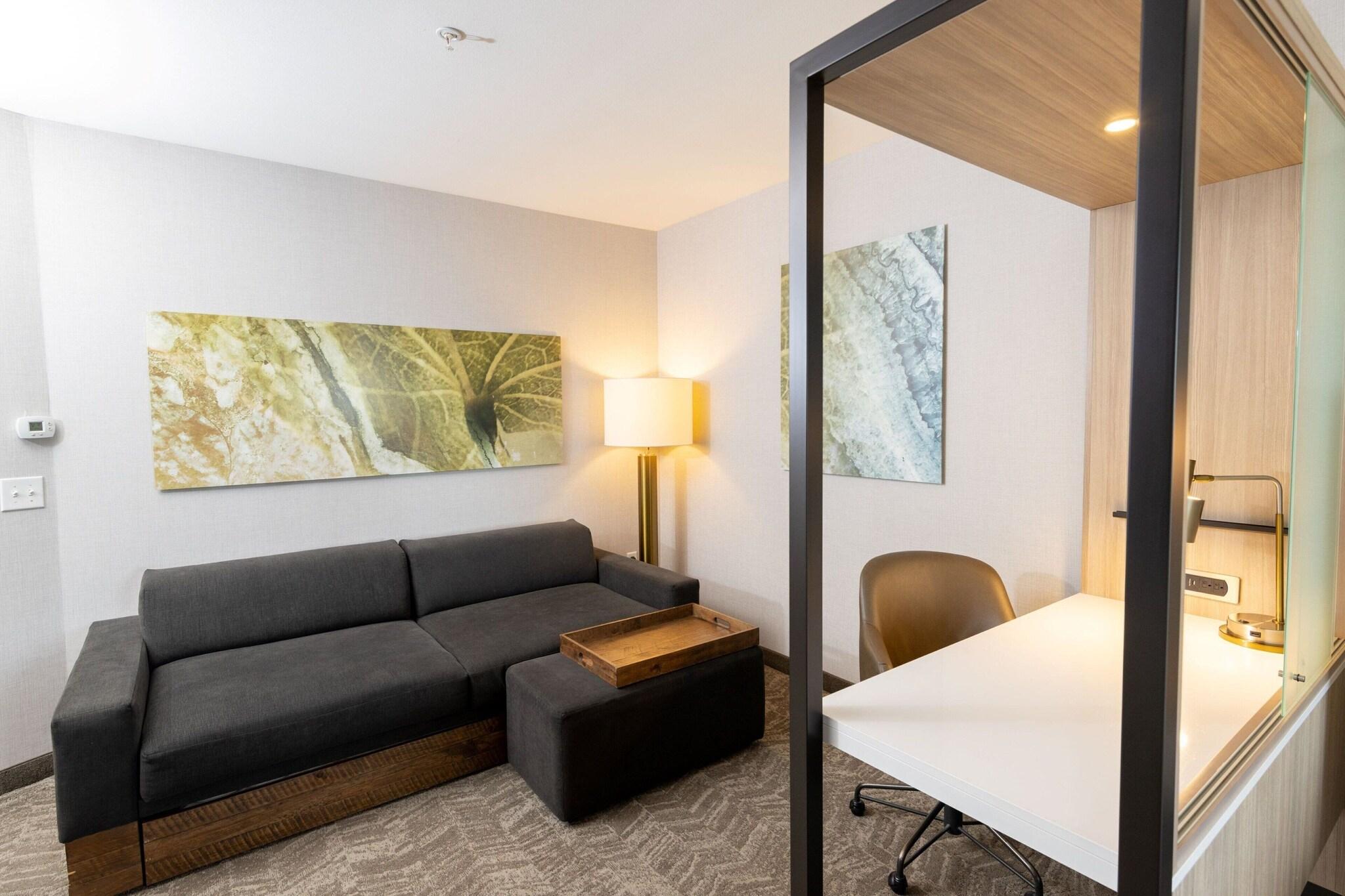 Suite Two Queen Beds