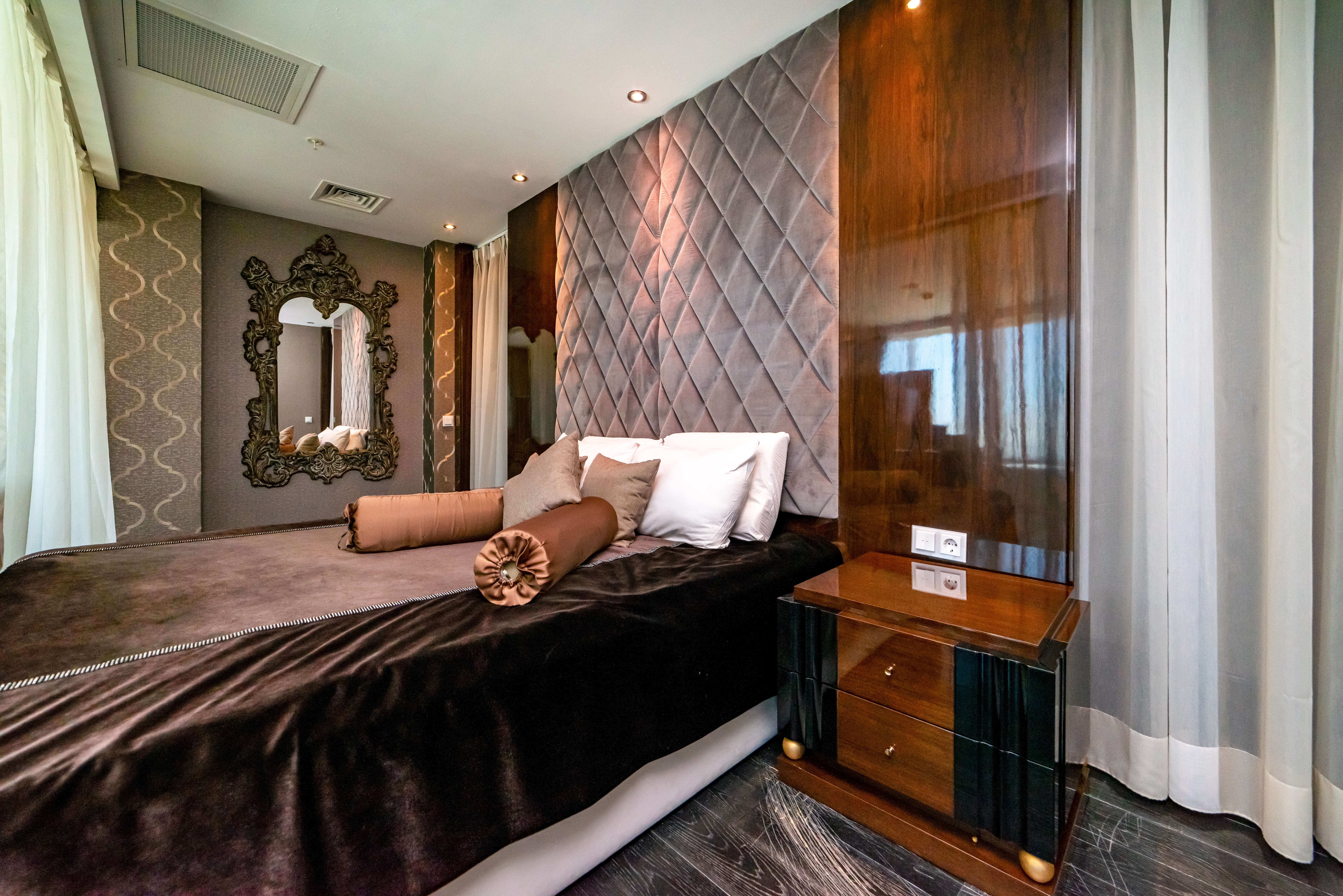 Suite King Bed with Jacuzzi