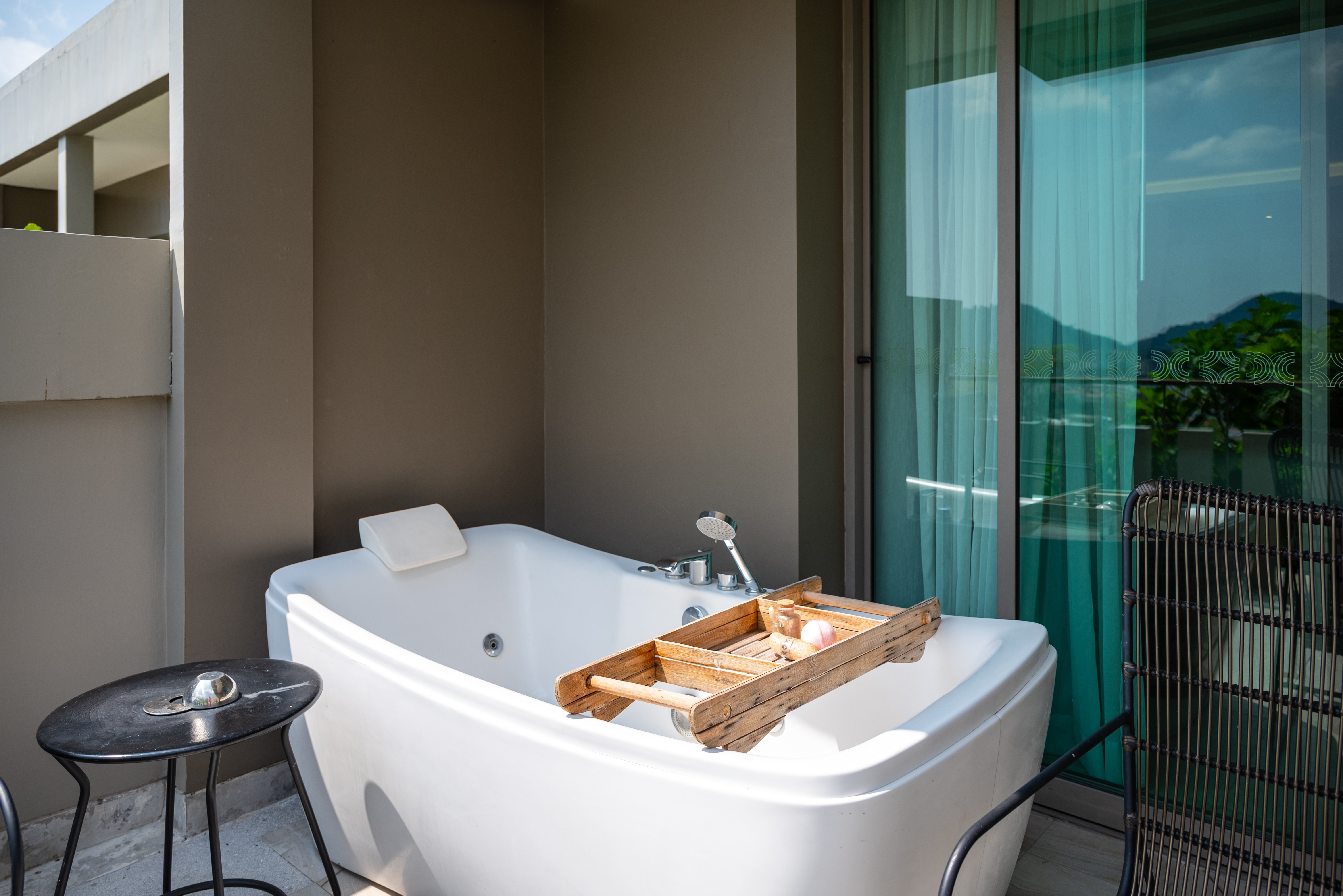 Double King Bed with Jacuzzi