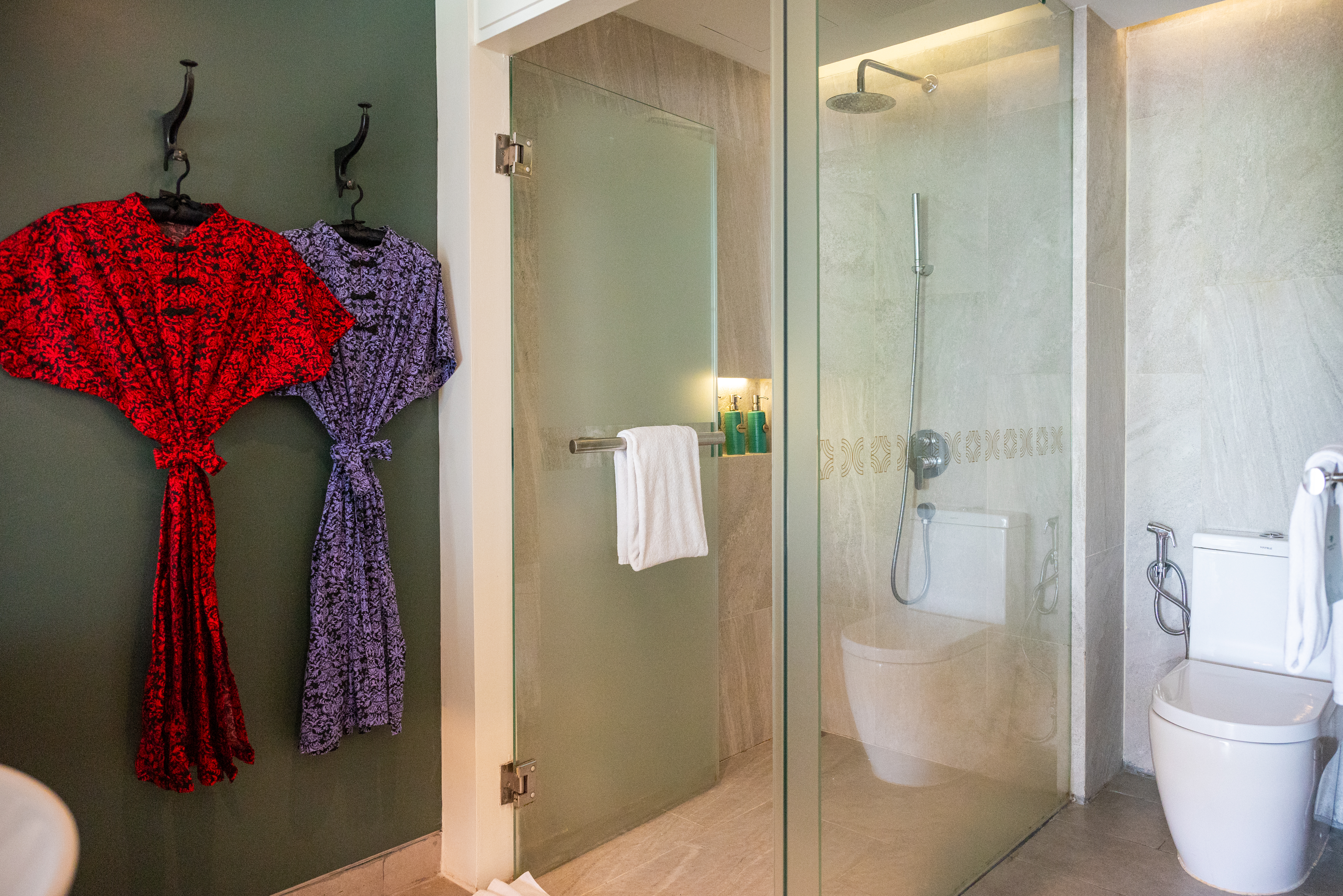 Double King Bed with Jacuzzi