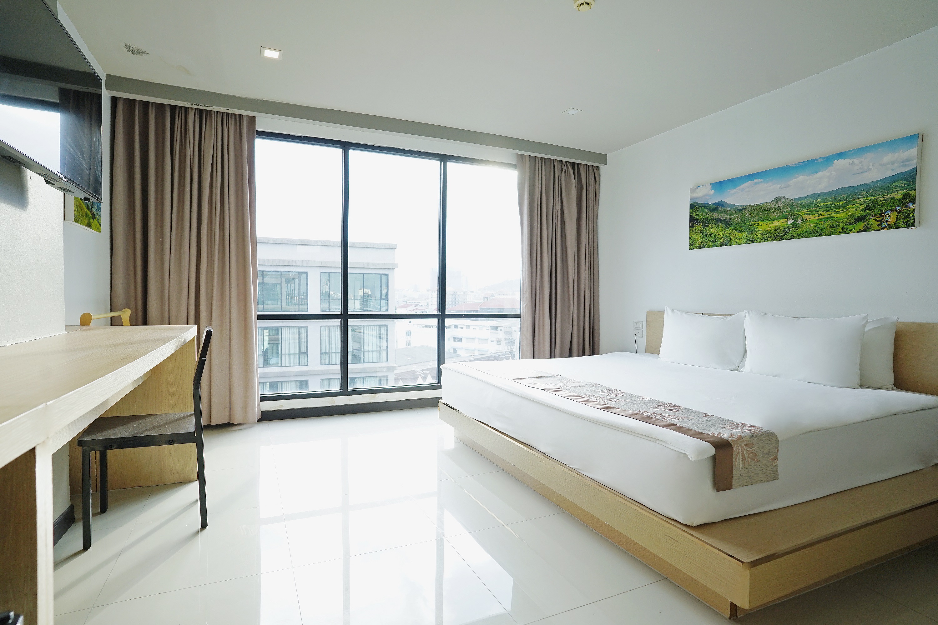 Single Superior Pool View