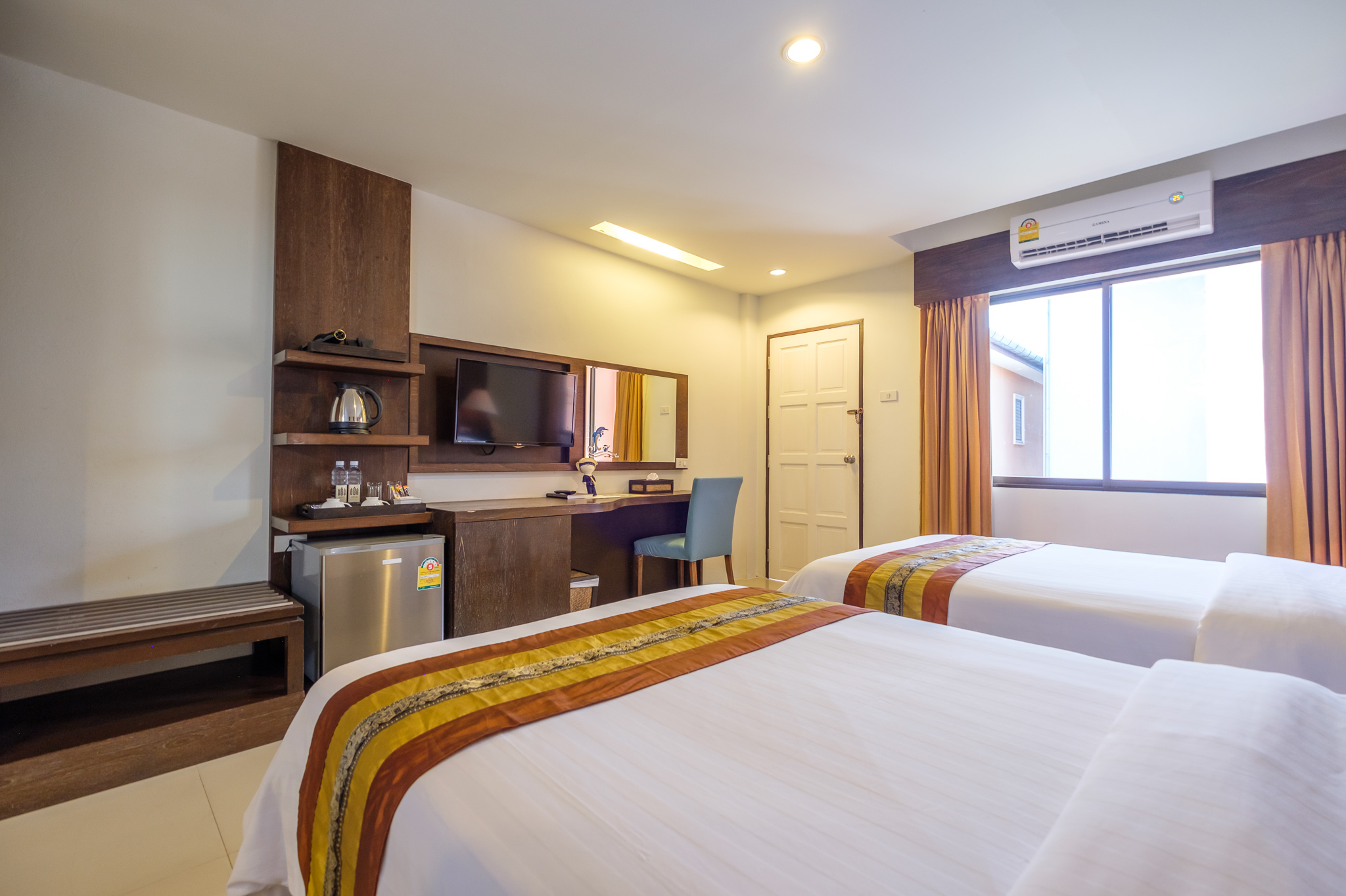 Double or Twin Standard