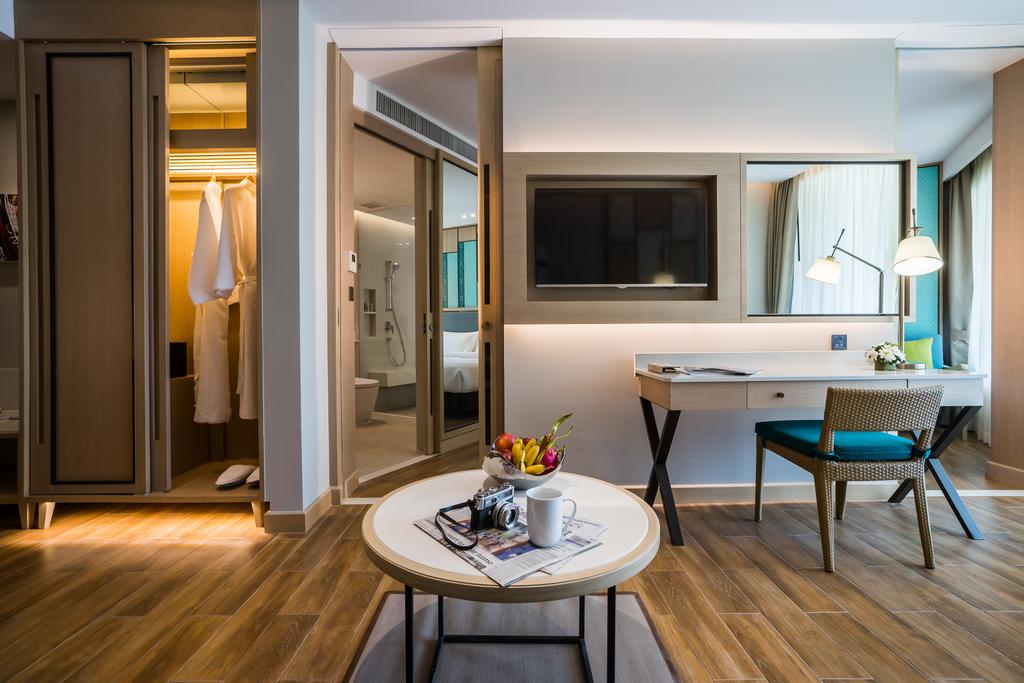 Suite Deluxe Pool View