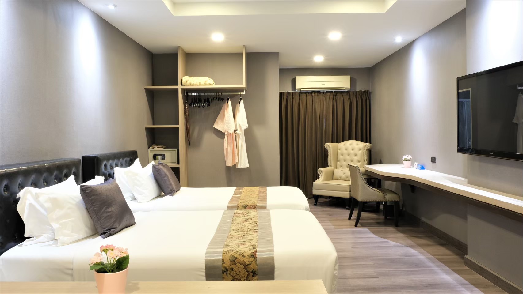 Studio Deluxe Two Beds