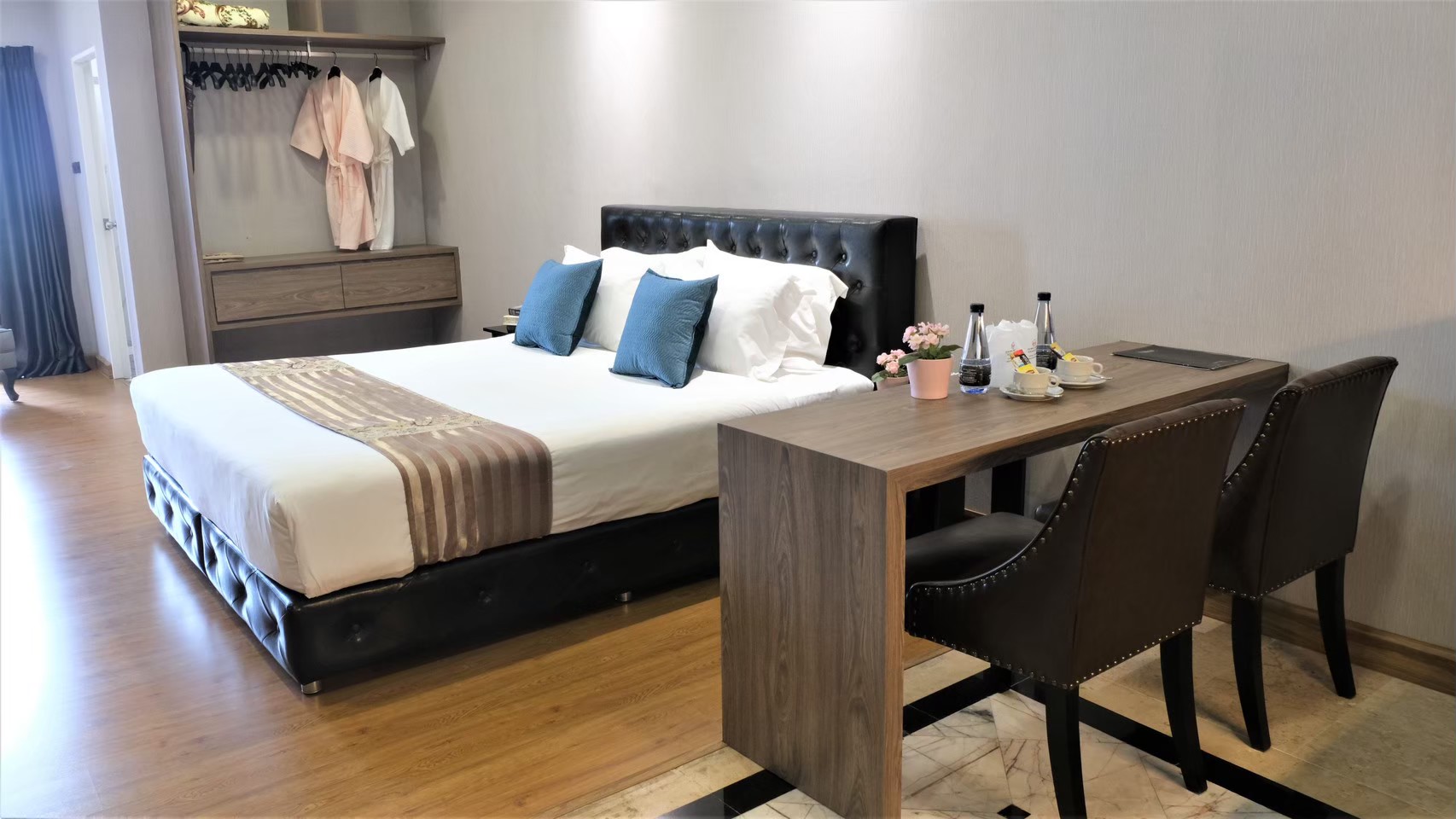 Studio Deluxe One Bed