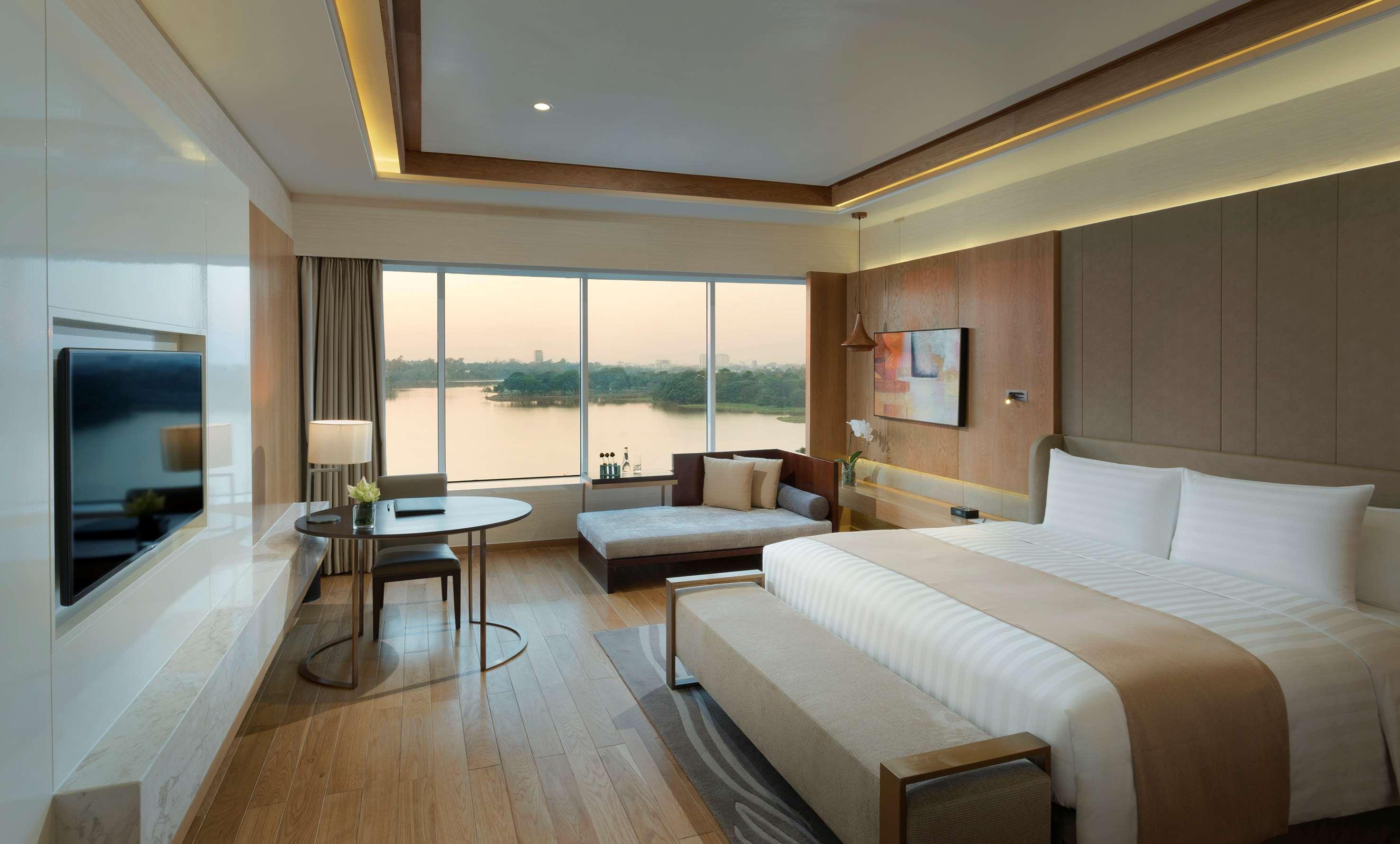 Room Lake View