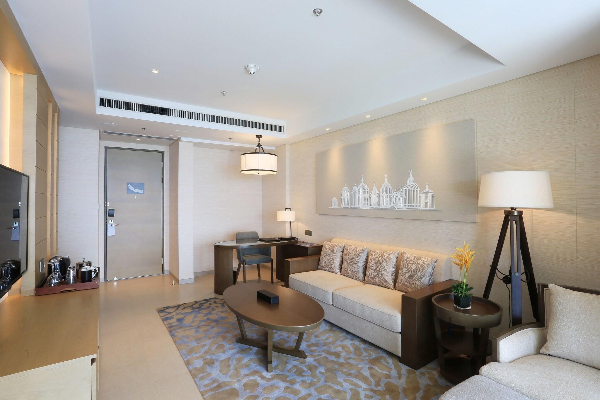 Suite King Bed One Bedroom 