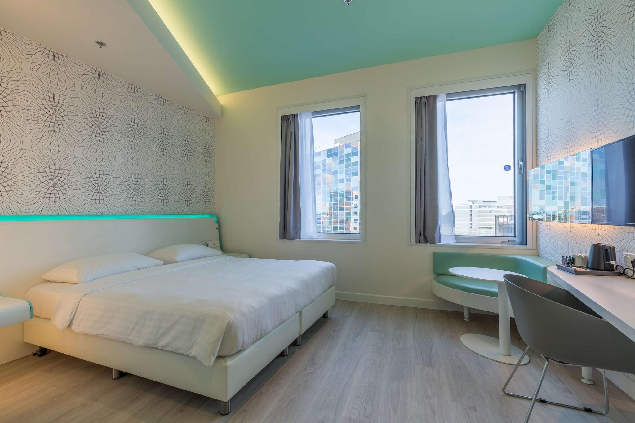 Double Superior King Bed