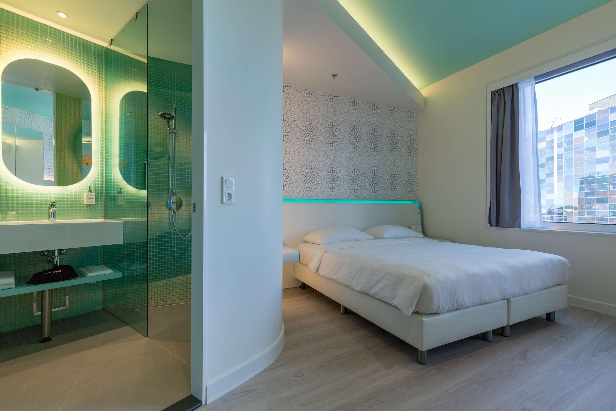 Double Superior King Bed