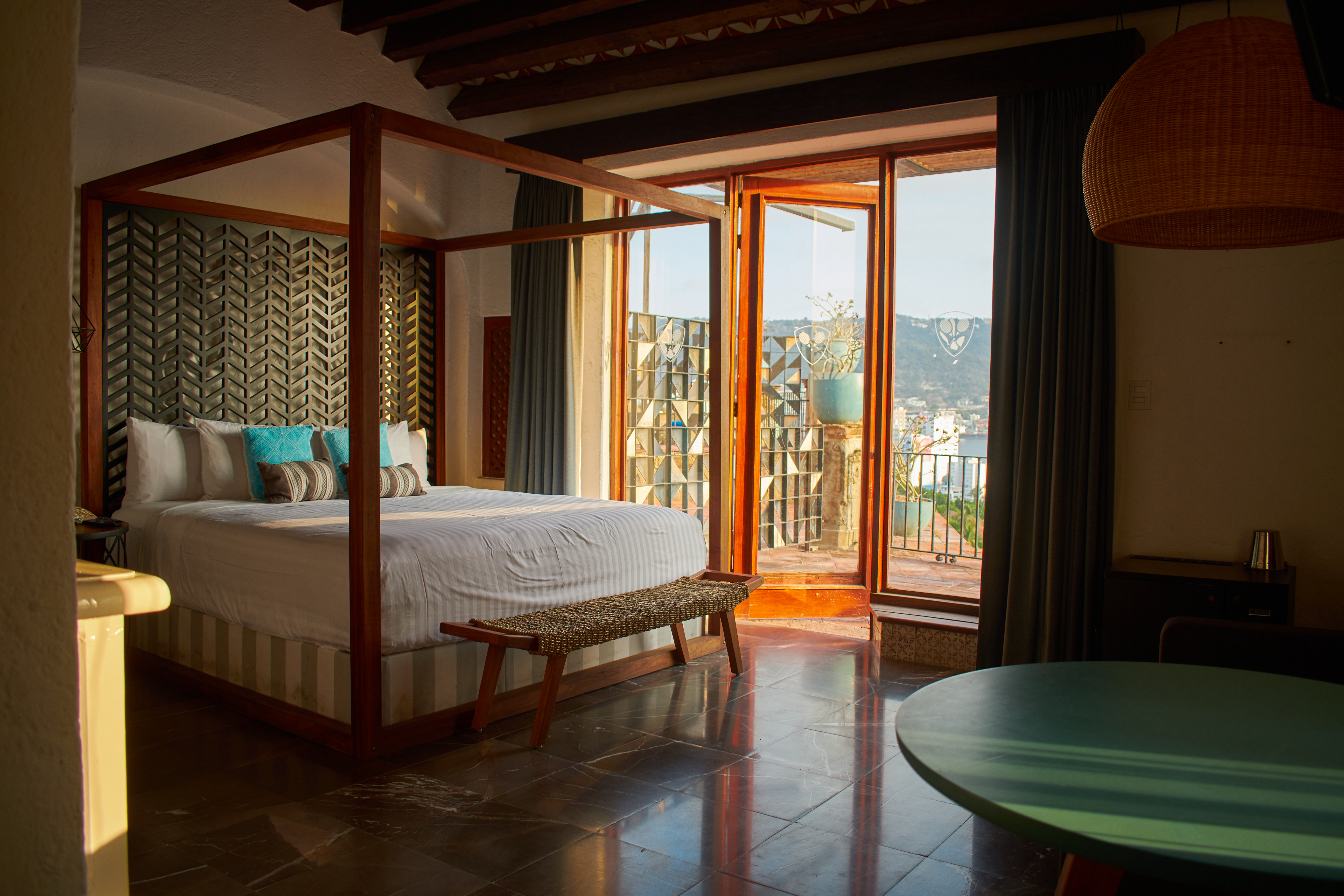 Suite King Size Bed