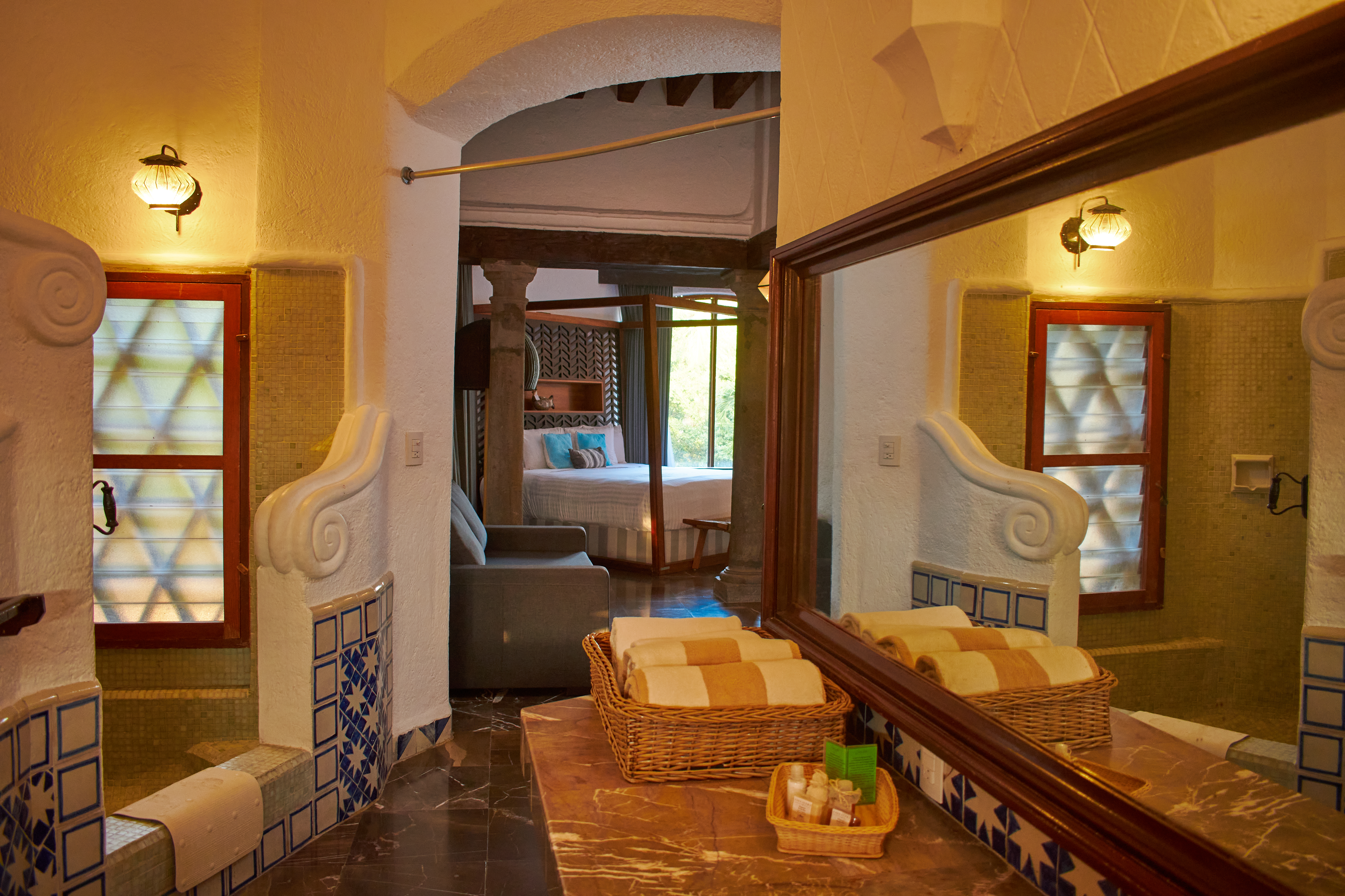 Home Seven Bedrooms with More Than Three Bathrooms