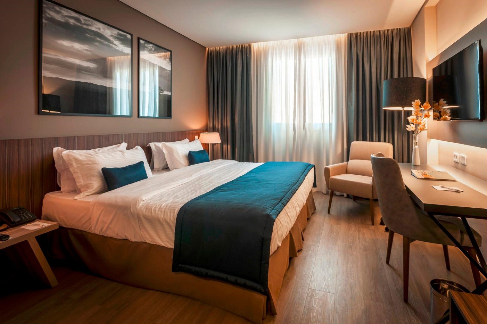 Double Deluxe King Bed