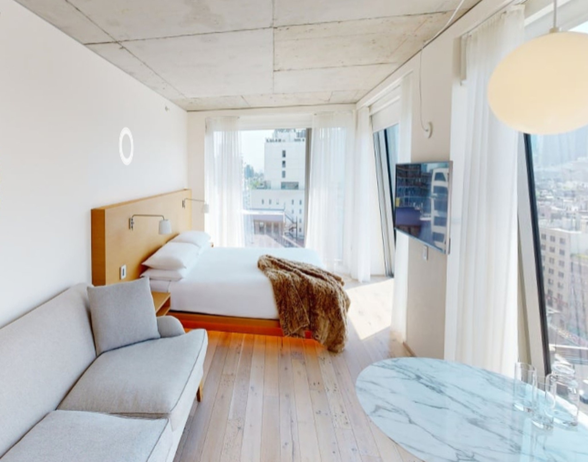 Room King Size Bed