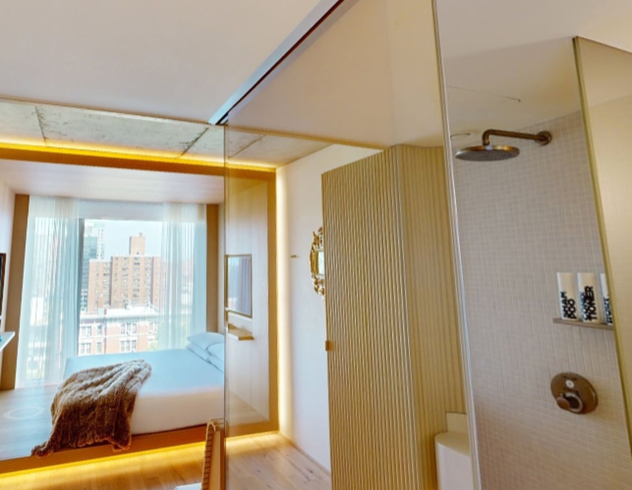 Room Queen Size Bed