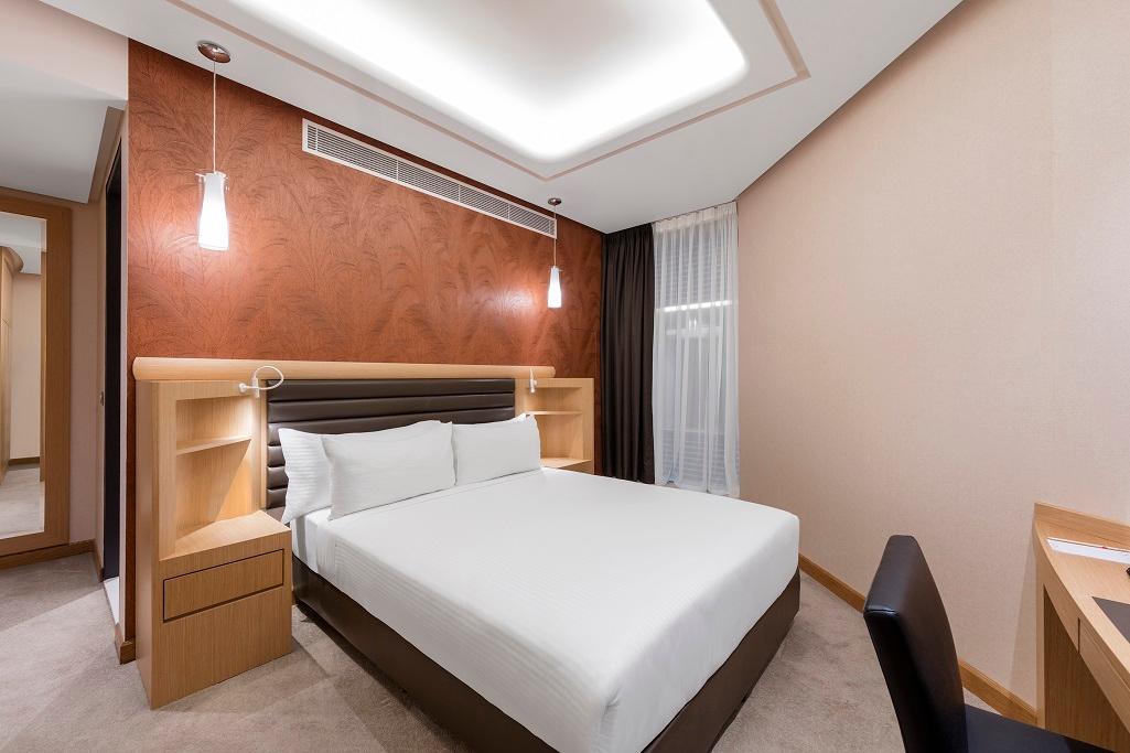 Double Queen Size Bed