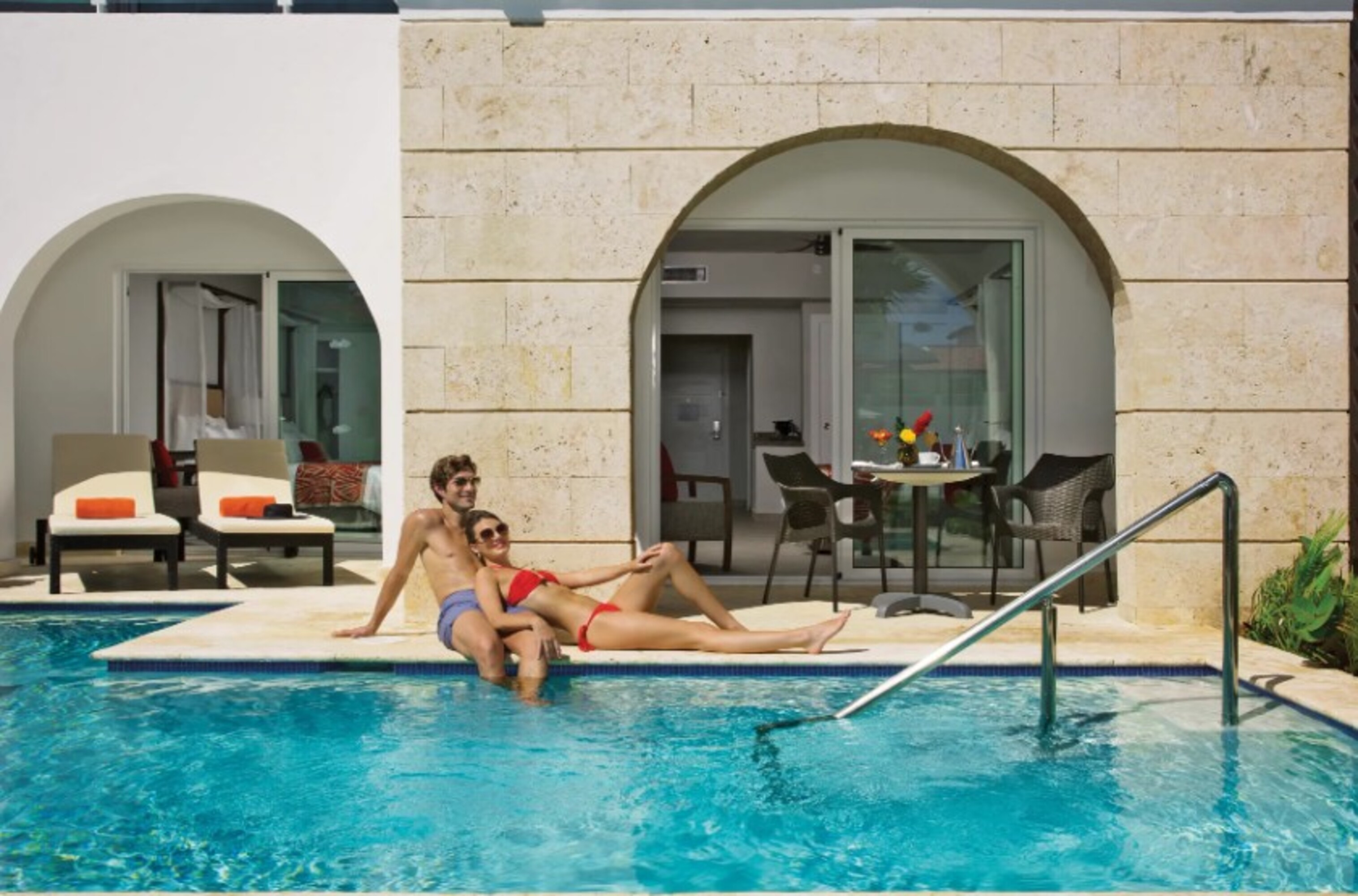 Suite Pool View King Bed