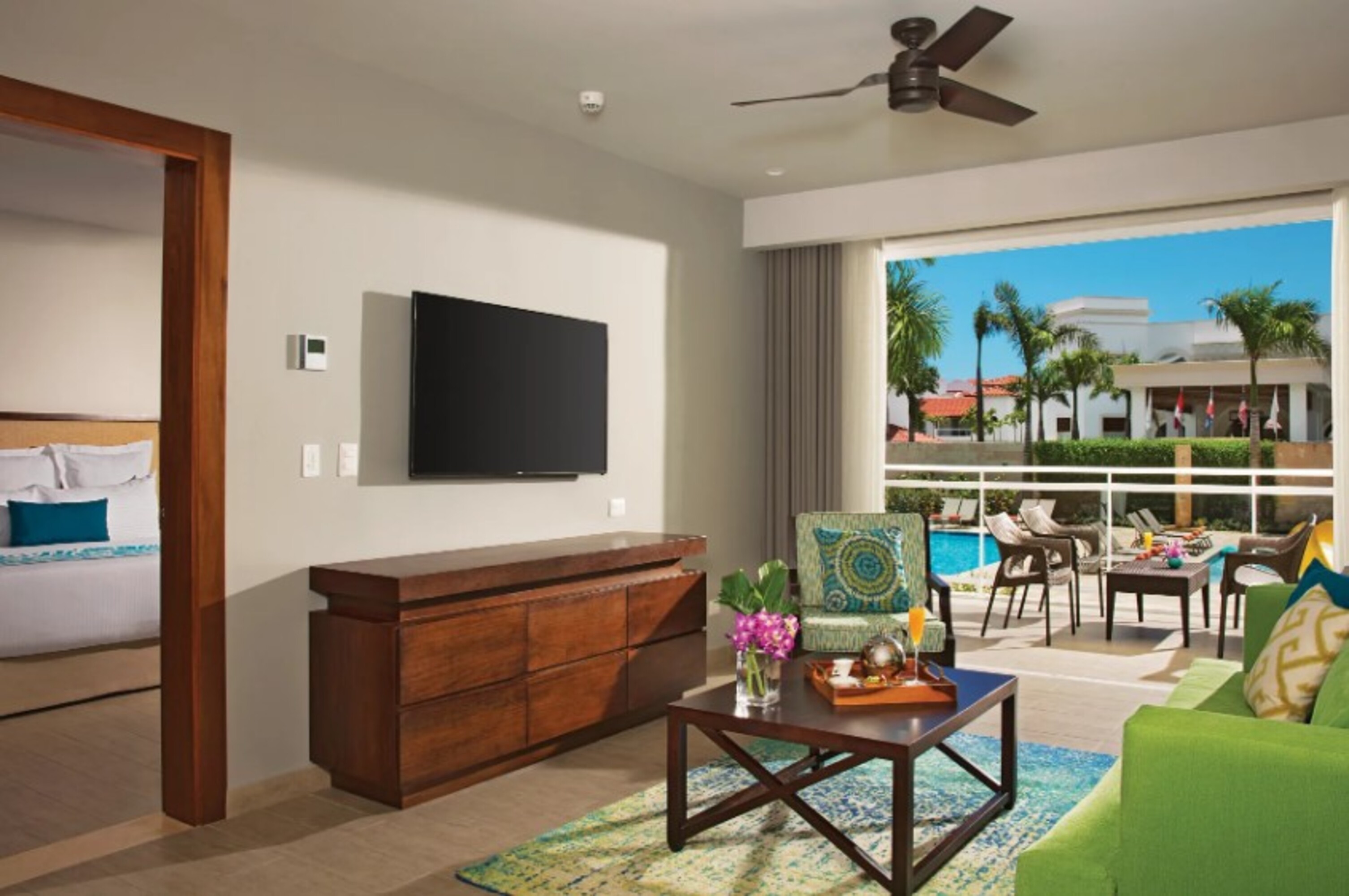 Family Room Club with Views