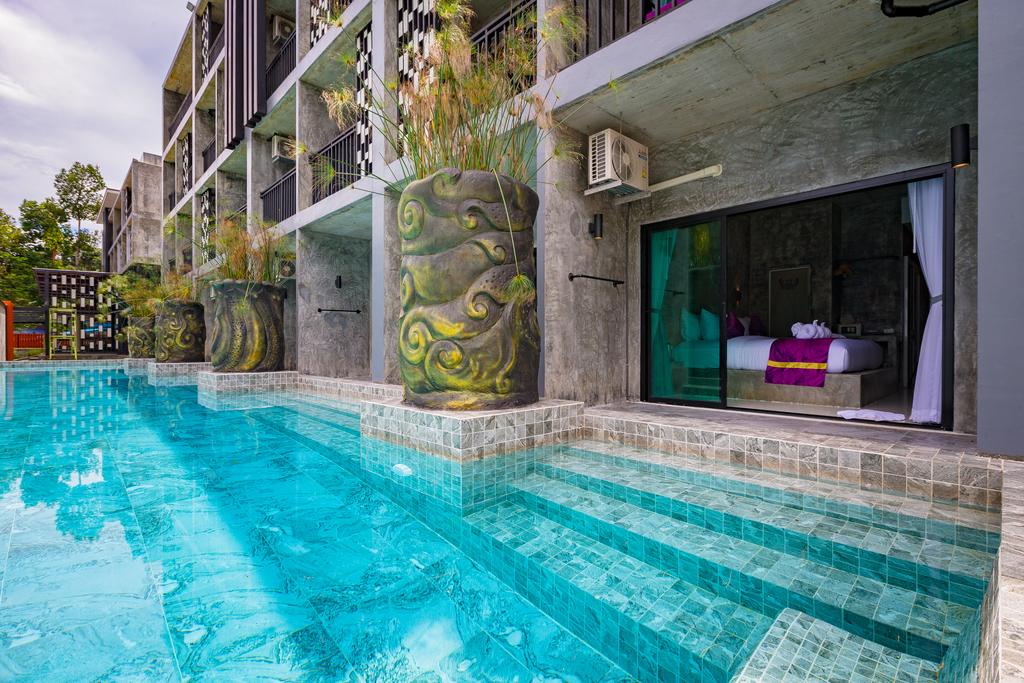 Double or Twin Sea View Pool View