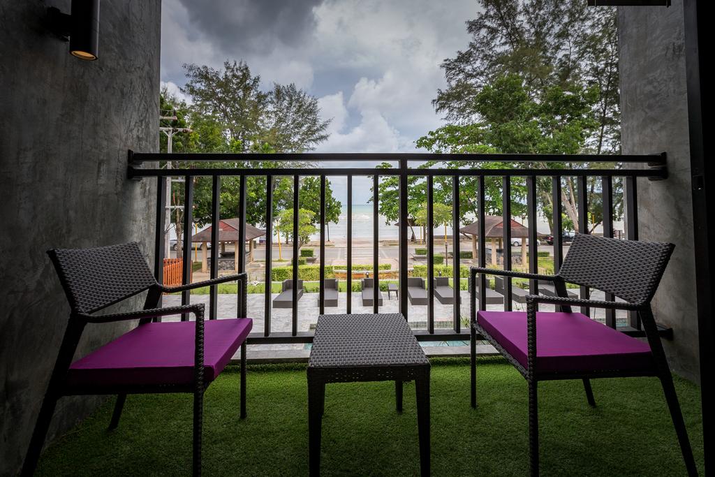 Double or Twin Deluxe Sea View