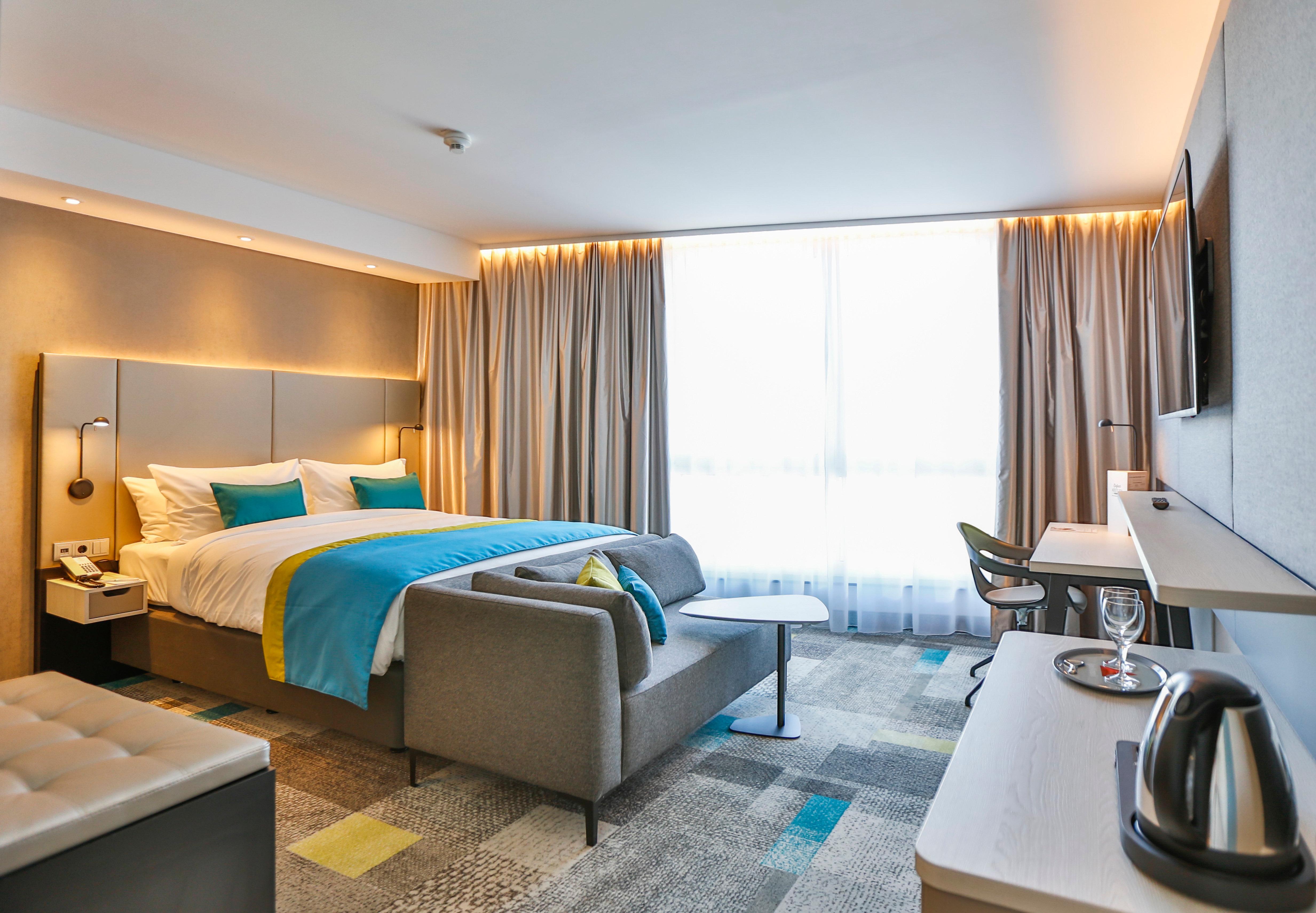 Double Queen Size Bed