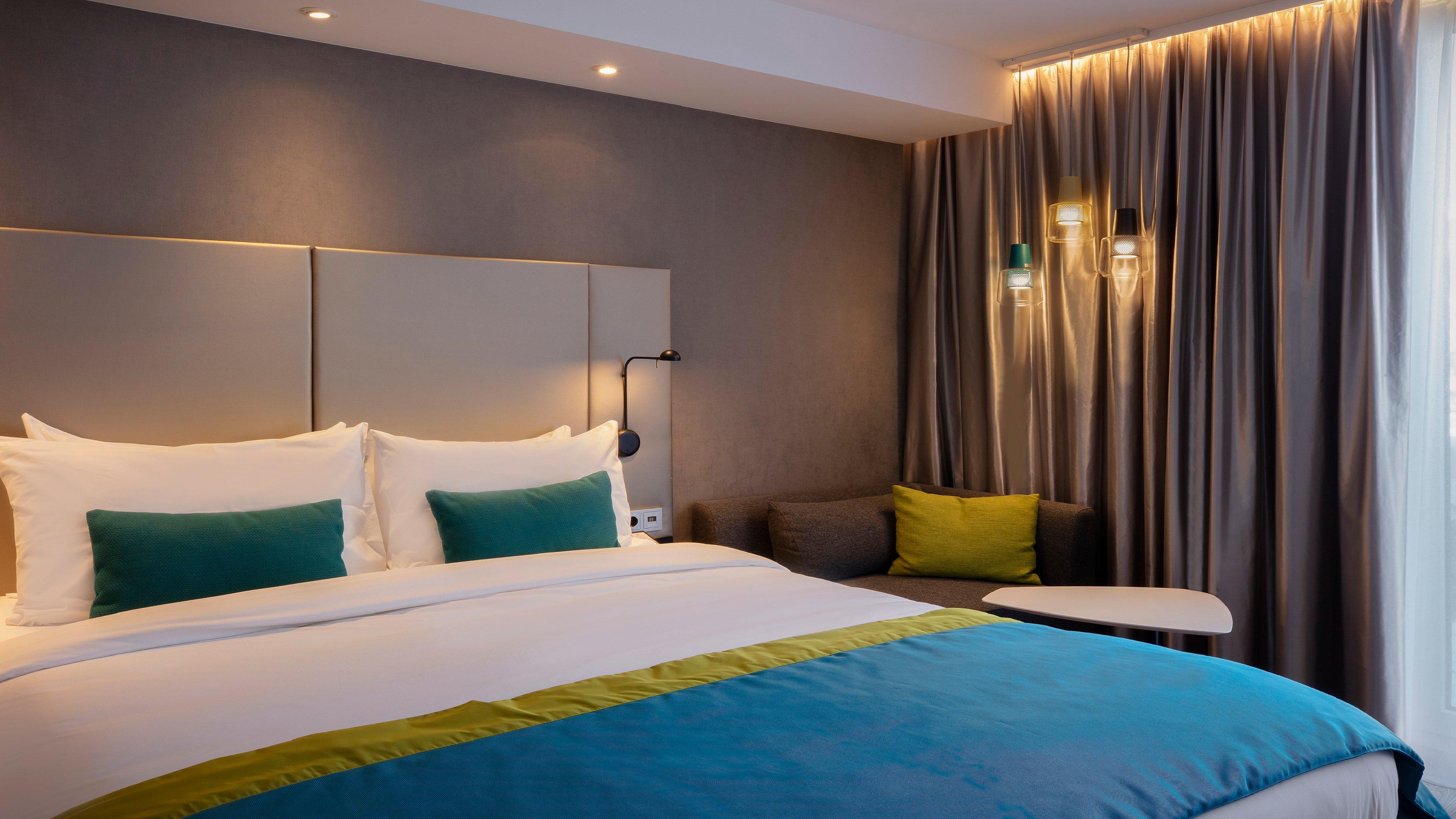 Double Queen Size Bed