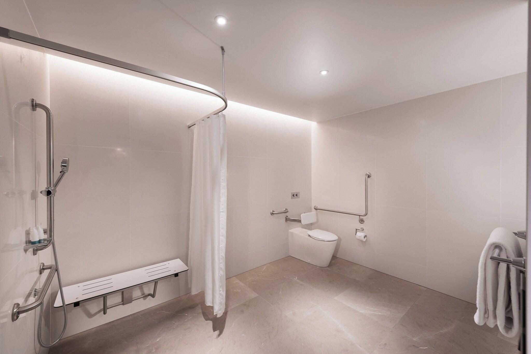 Double Deluxe King Bed