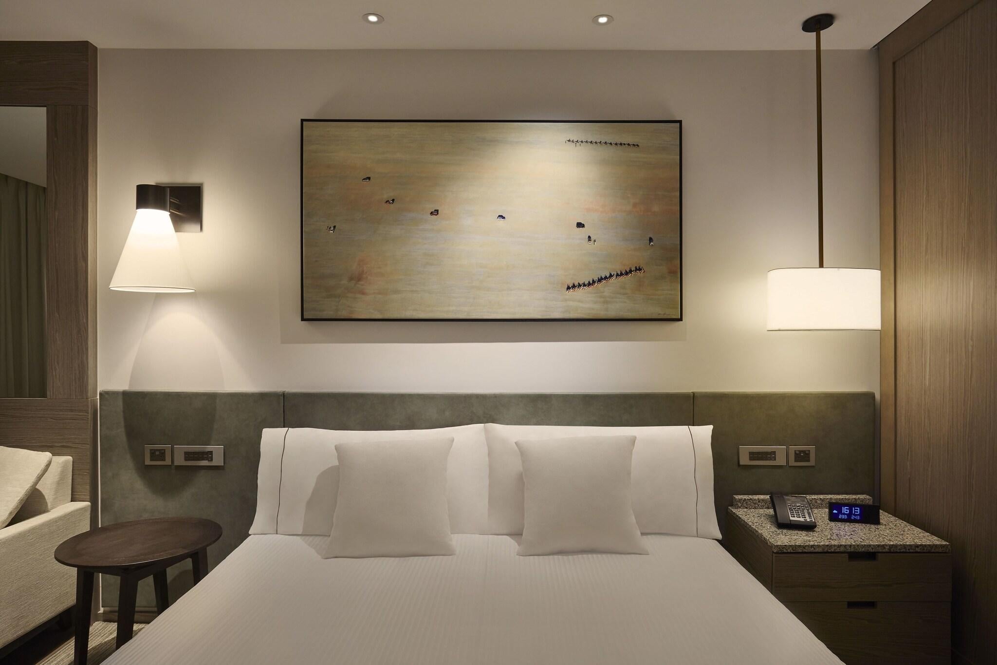 Double Deluxe King Bed