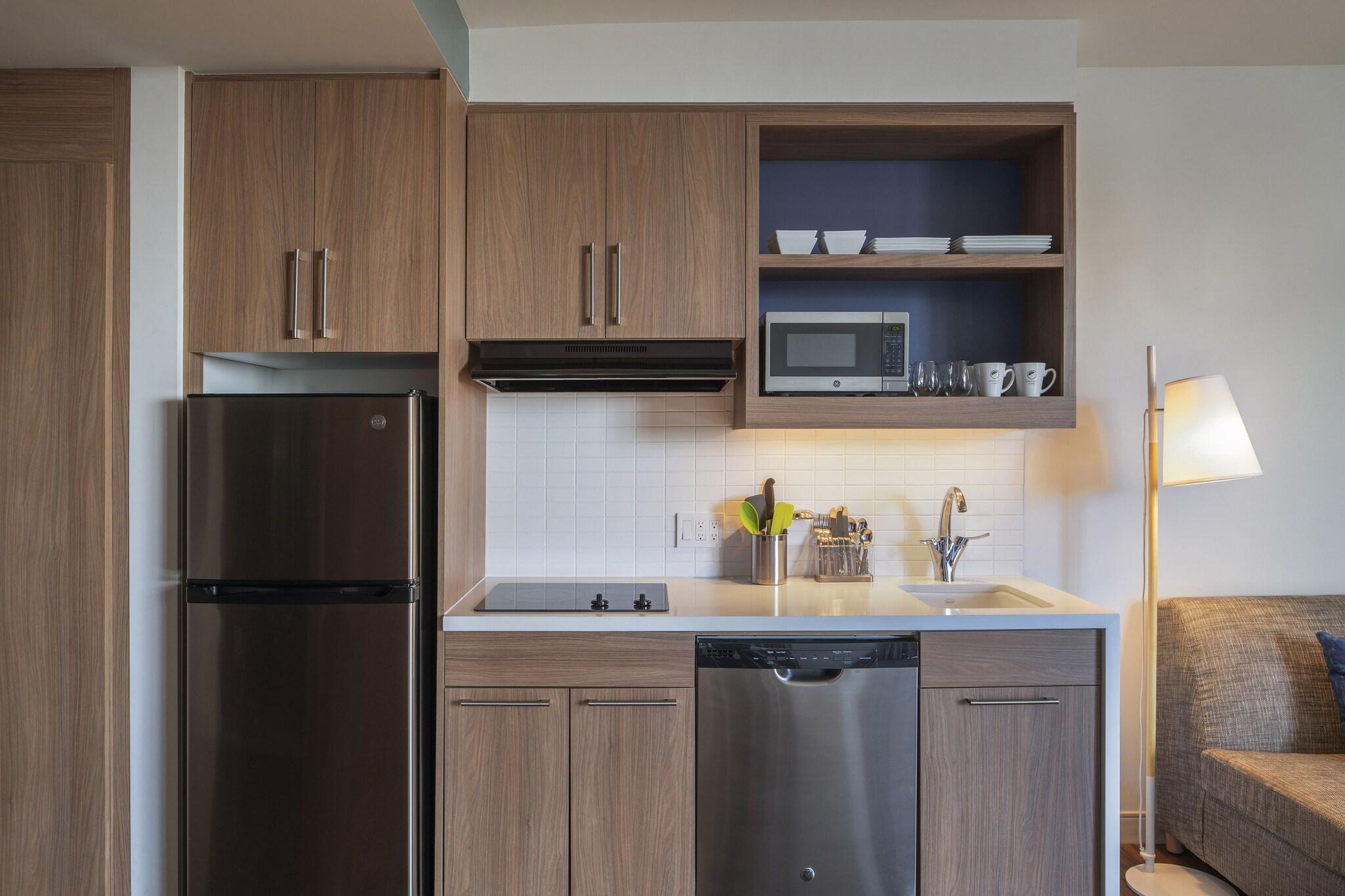 Quadruple City View Two Queen Beds