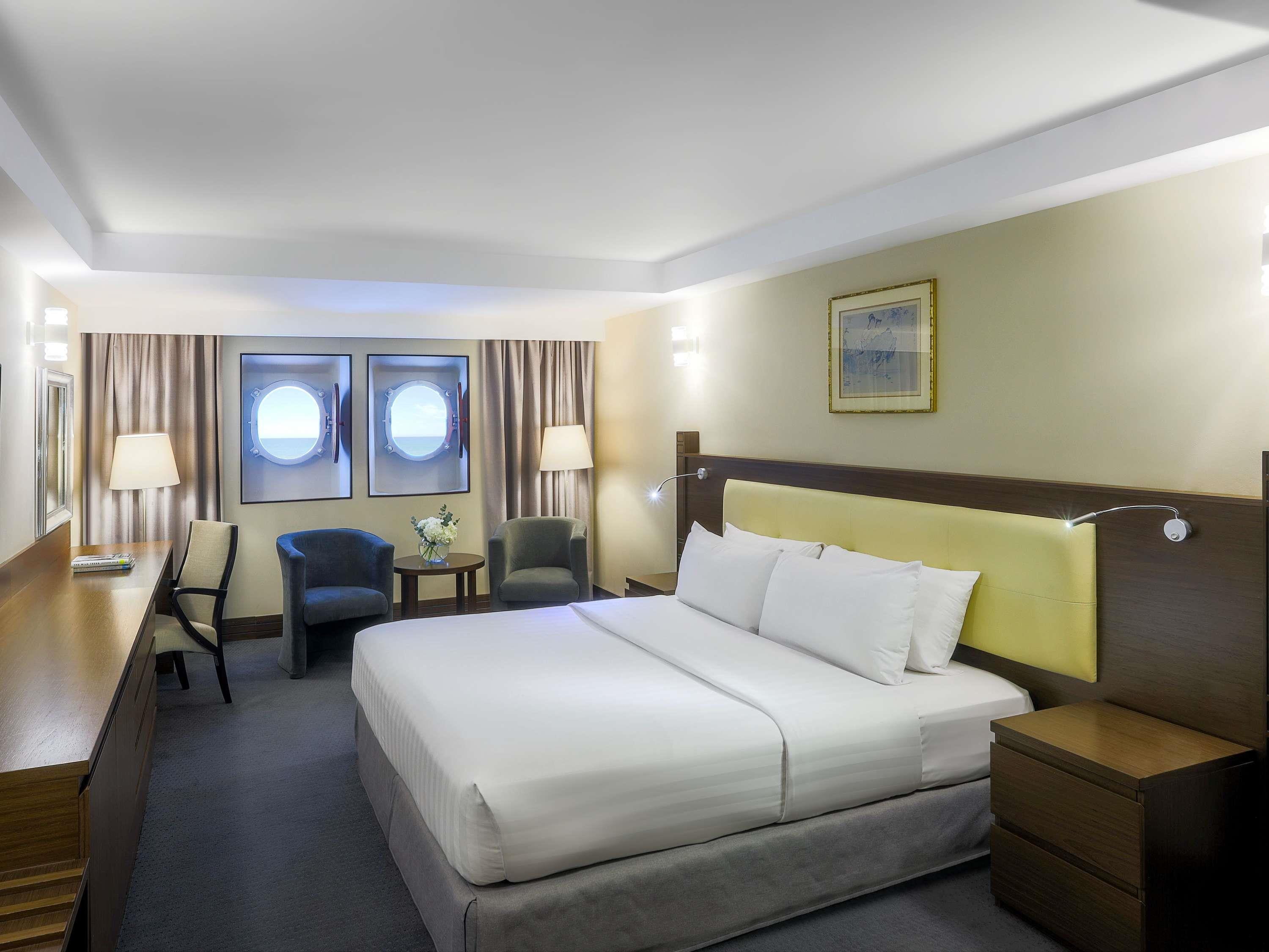 Double City View King Bed